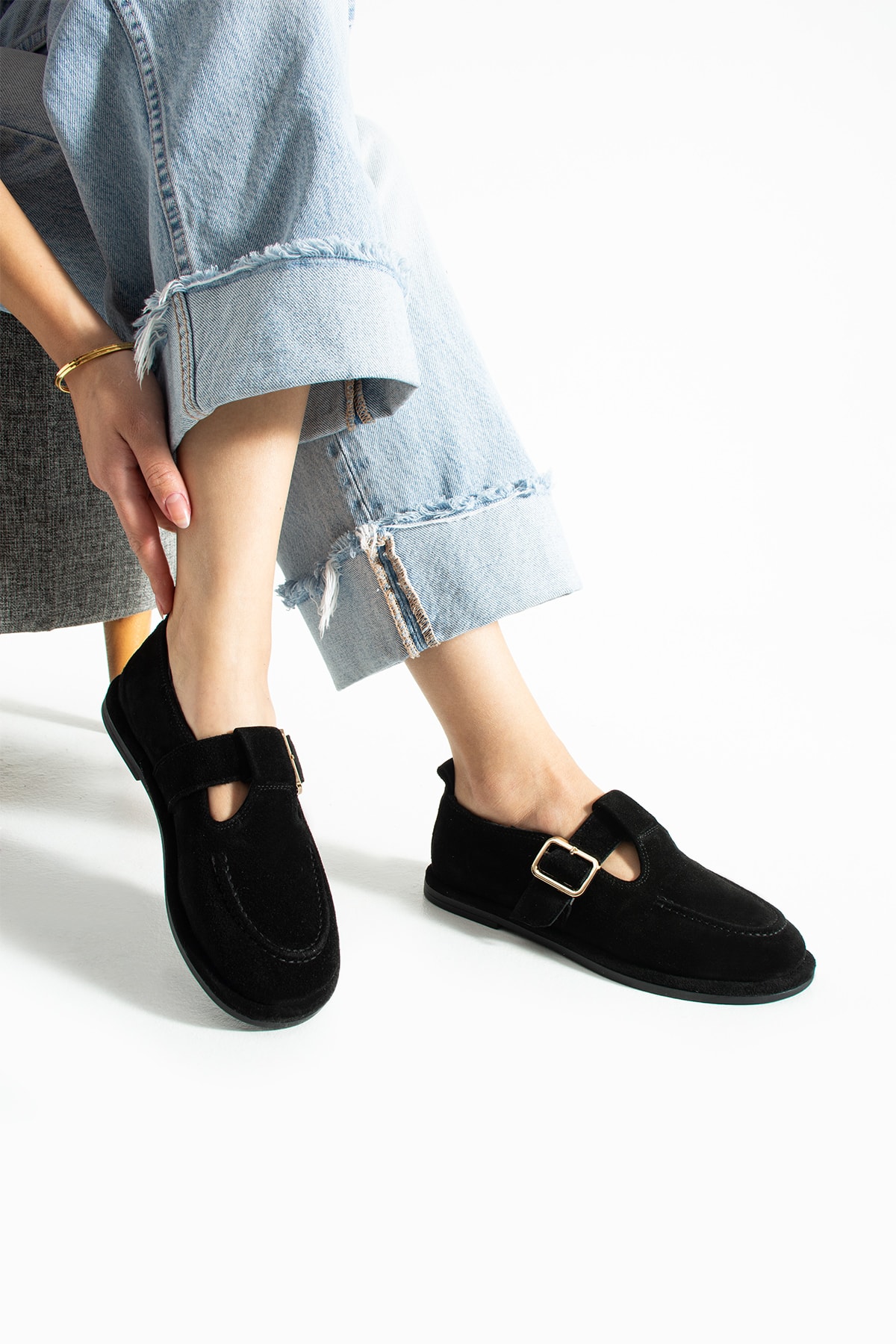 Cass Hakiki Deri Altın Ayarlanabilir Toka Detaylı Kadın Loafer- Siyah Hakiki Süet
