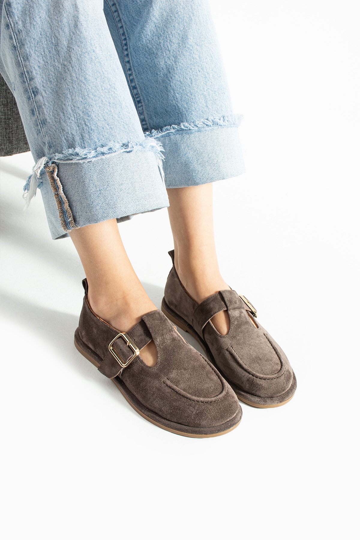 Cass Hakiki Deri Altın Ayarlanabilir Toka Detaylı Kadın Loafer- Vizon Hakiki Süet