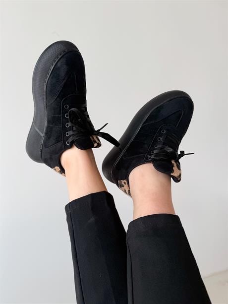 Kadın Sneaker Siyah Süet Yüksek Taban Bağcıklı Spor Ayakkabı Leopar Desenli Azin