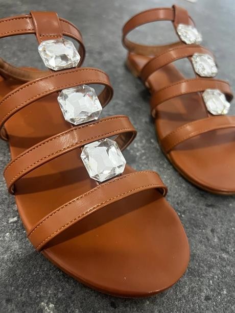 Hola Taba Mat Taş Detay Kemerli Düz Taban Kadın Sandalet