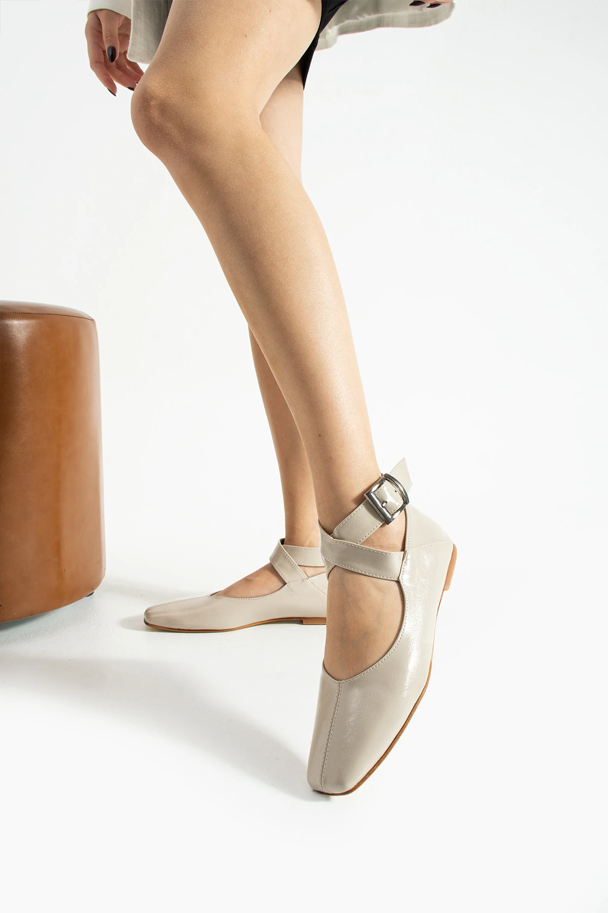 Kadın Bej Günlük Babet Ayakkabı Bilekten Bağlamalı Rahat Düz Taban Solea