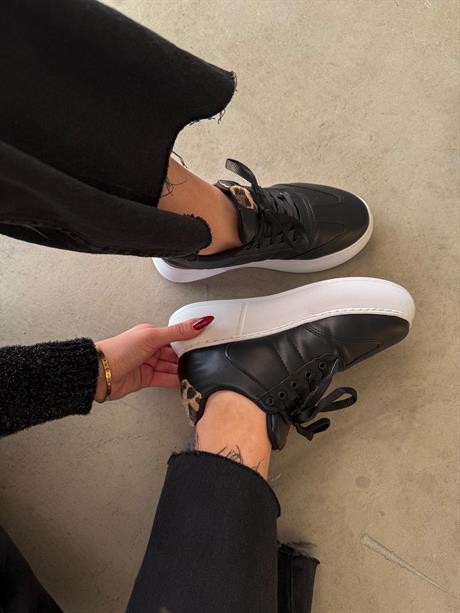 Kadın Sneaker Siyah Yüksek Taban Bağcıklı Spor Ayakkabı Leopar Desenli Azin
