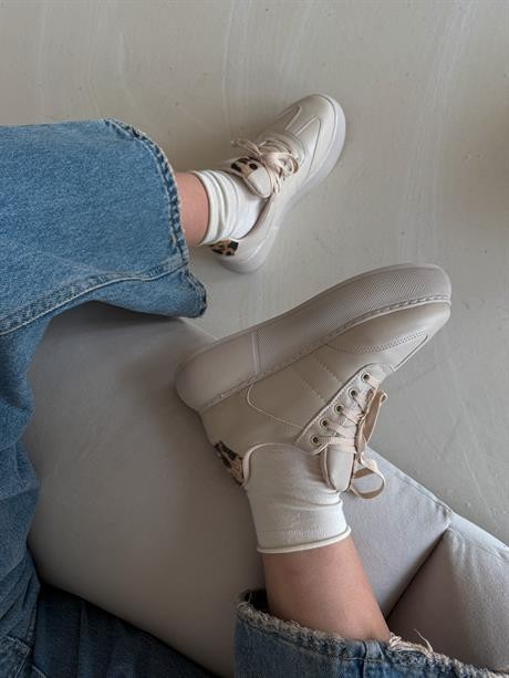 Kadın Sneaker Bej Yüksek Taban Bağcıklı Spor Ayakkabı Leopar Desenli Azin
