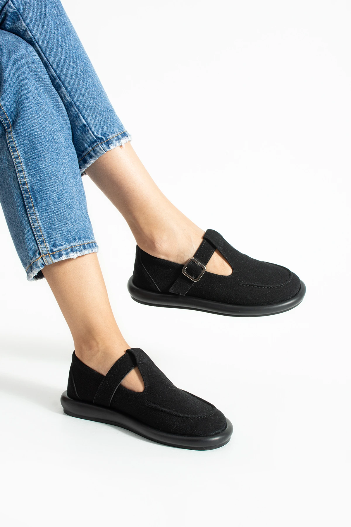 Kadın Siyah Süet Saraç Detay Tokalı Loafer Ayakkabı – Rahat ve Şık Günlük Kullanım Margos
