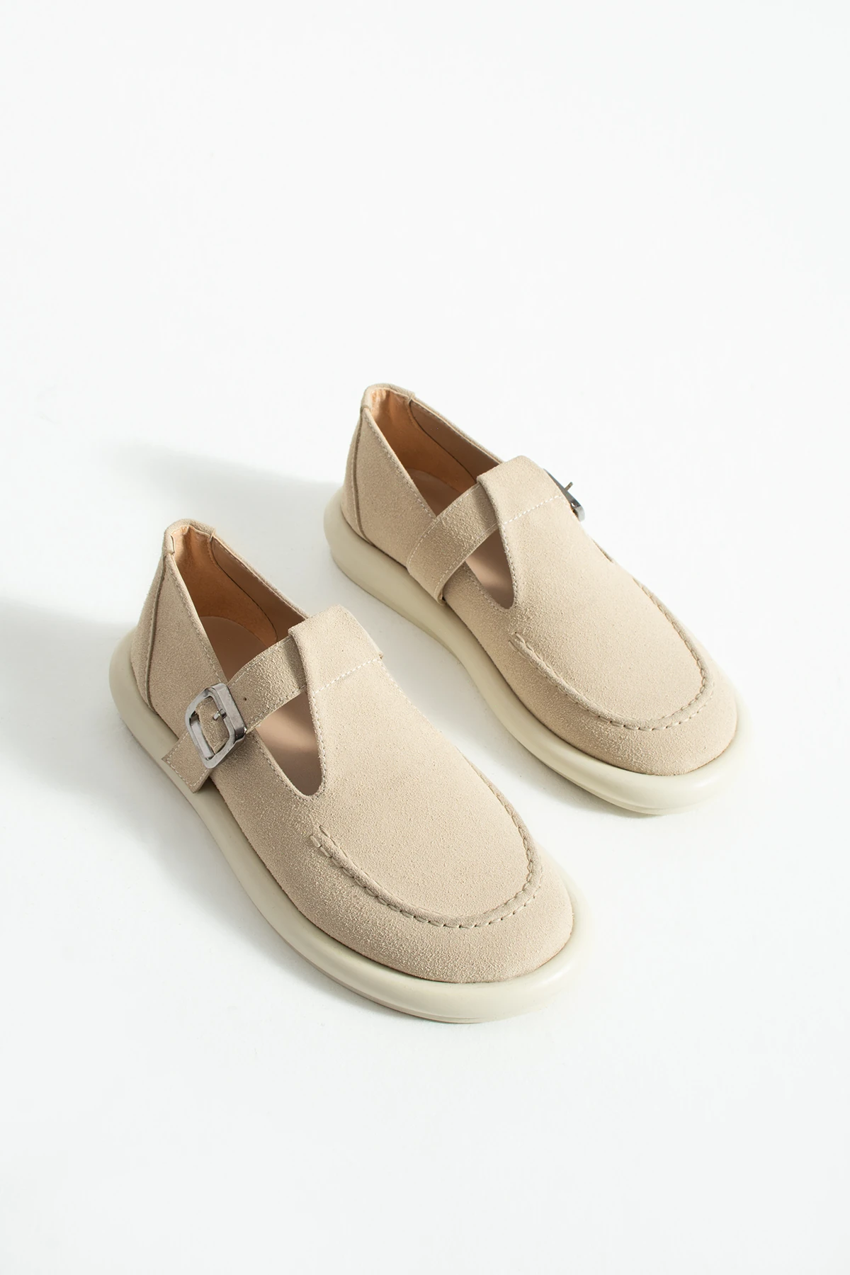 Kadın Bej Süet Saraç Detay Tokalı Loafer Ayakkabı – Rahat ve Şık Günlük Kullanım Margos