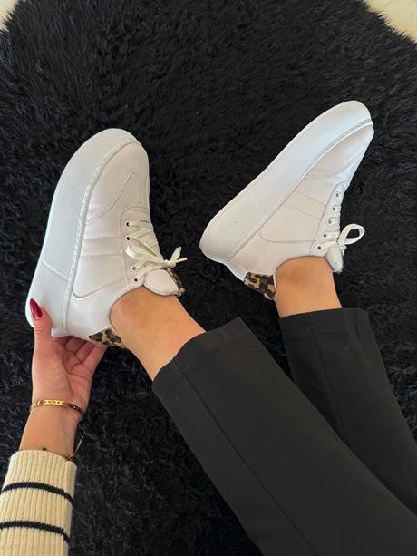 Kadın Sneaker Beyaz Yüksek Taban Bağcıklı Spor Ayakkabı Leopar Desenli Azin