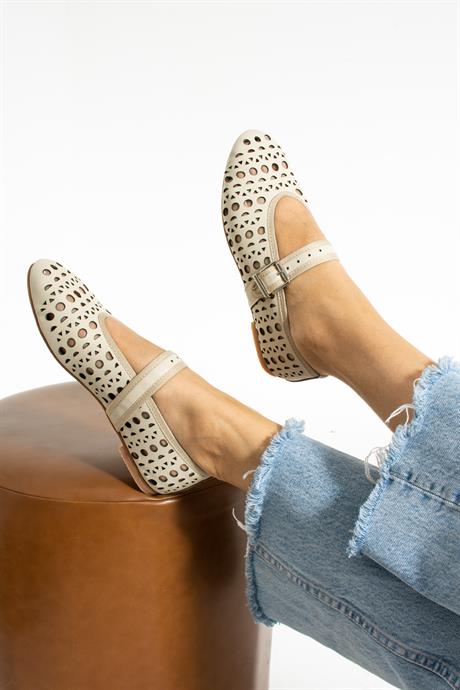 Kadın Bej Tek Bantlı Delikli Kadın Babet - judie