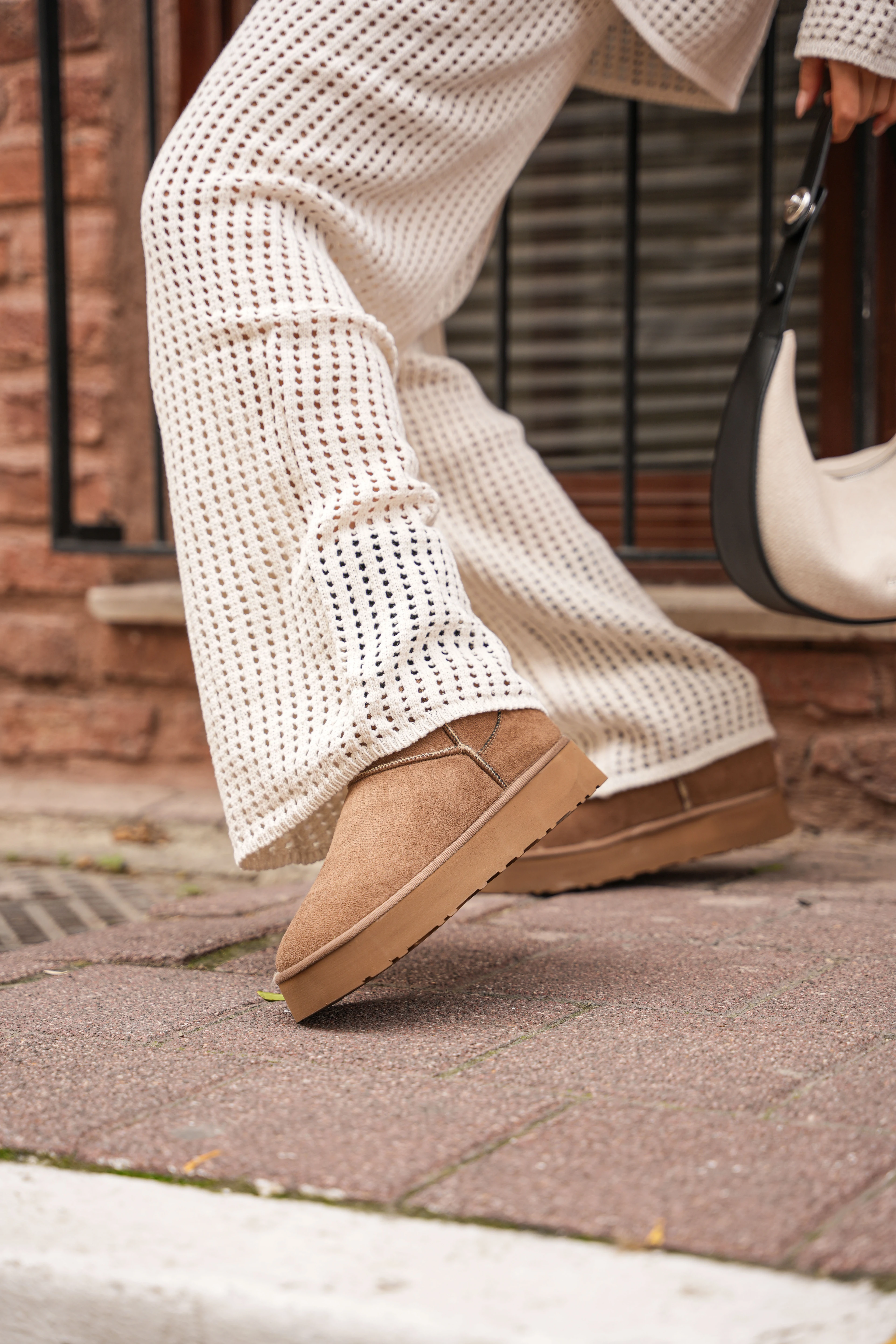 Kadın Mini Vizon Süet içi Kürklü Kalın Taban Kadın Bot Perissa