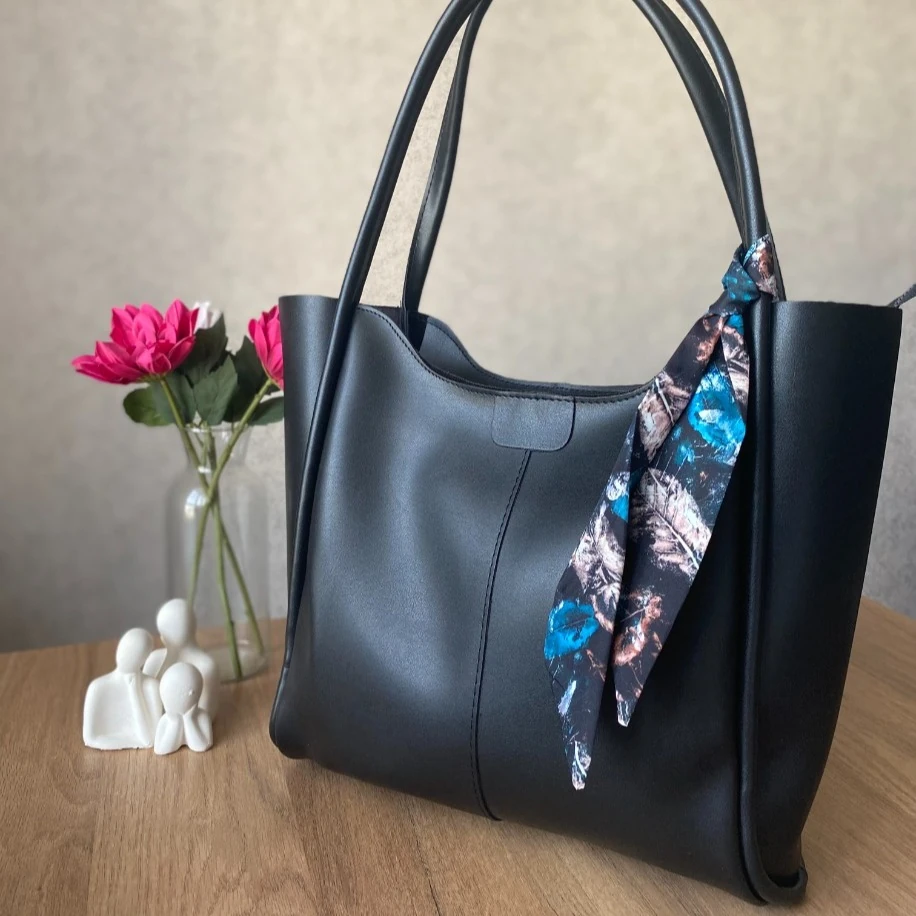 Büyük Deri Siyah Omuz Çantası