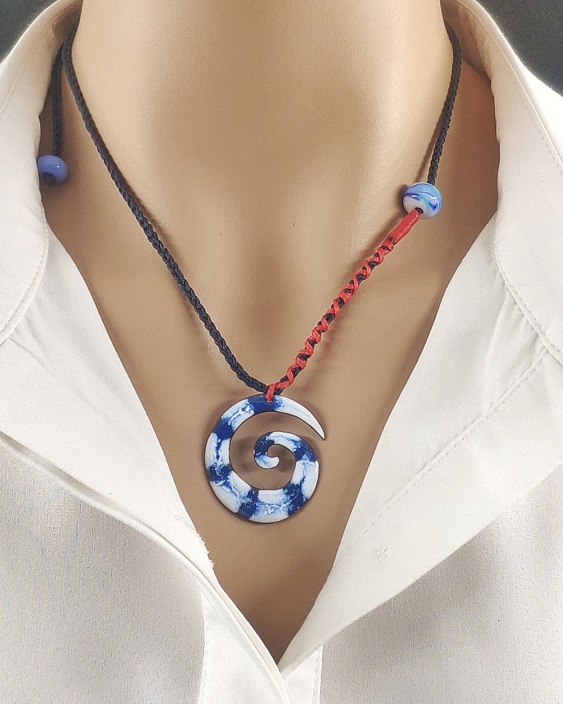 Spiral Sarmal Kolye Beyaz Mavi