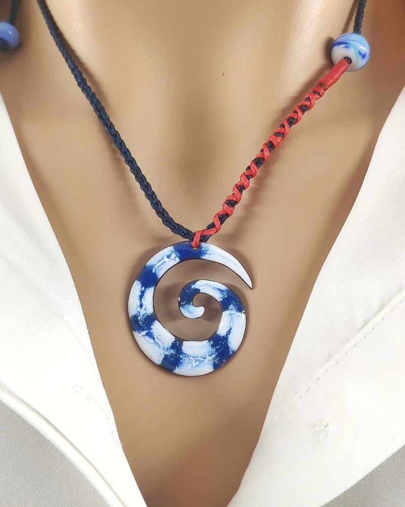 Spiral Sarmal Kolye Beyaz Mavi