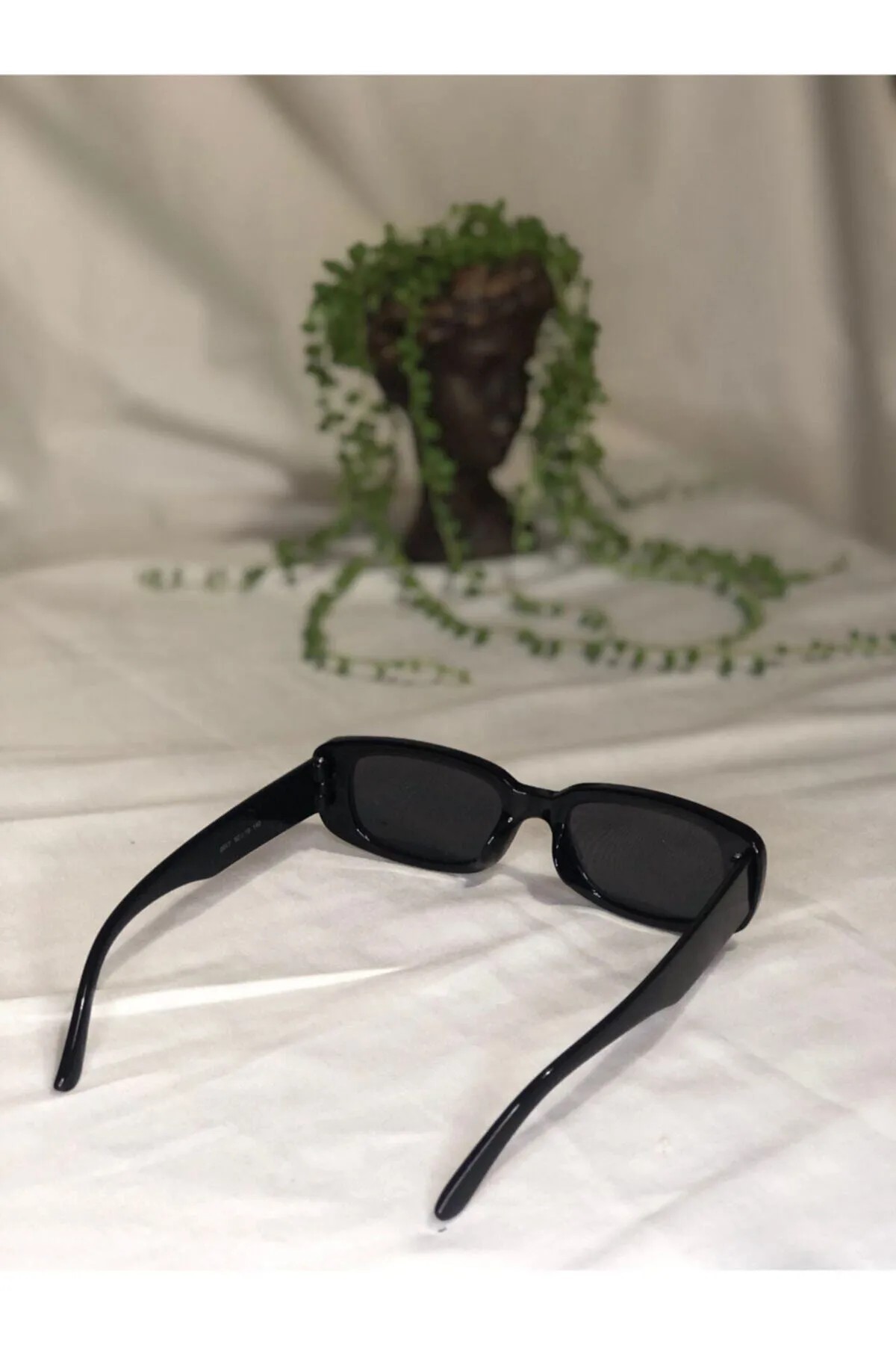Lily Black Unisex Siyah Gunes Gozlugu