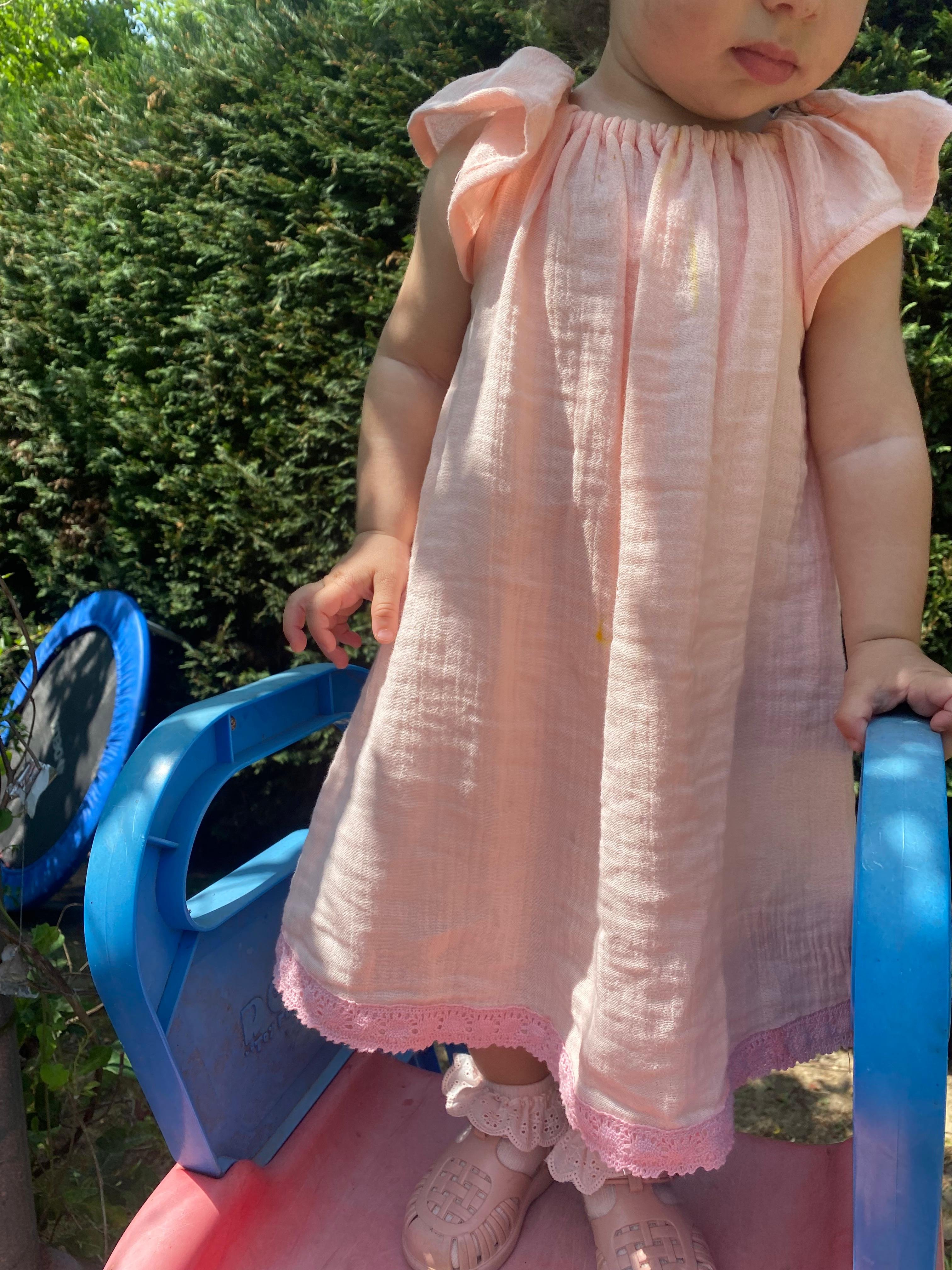 PEMBE ELBİSE