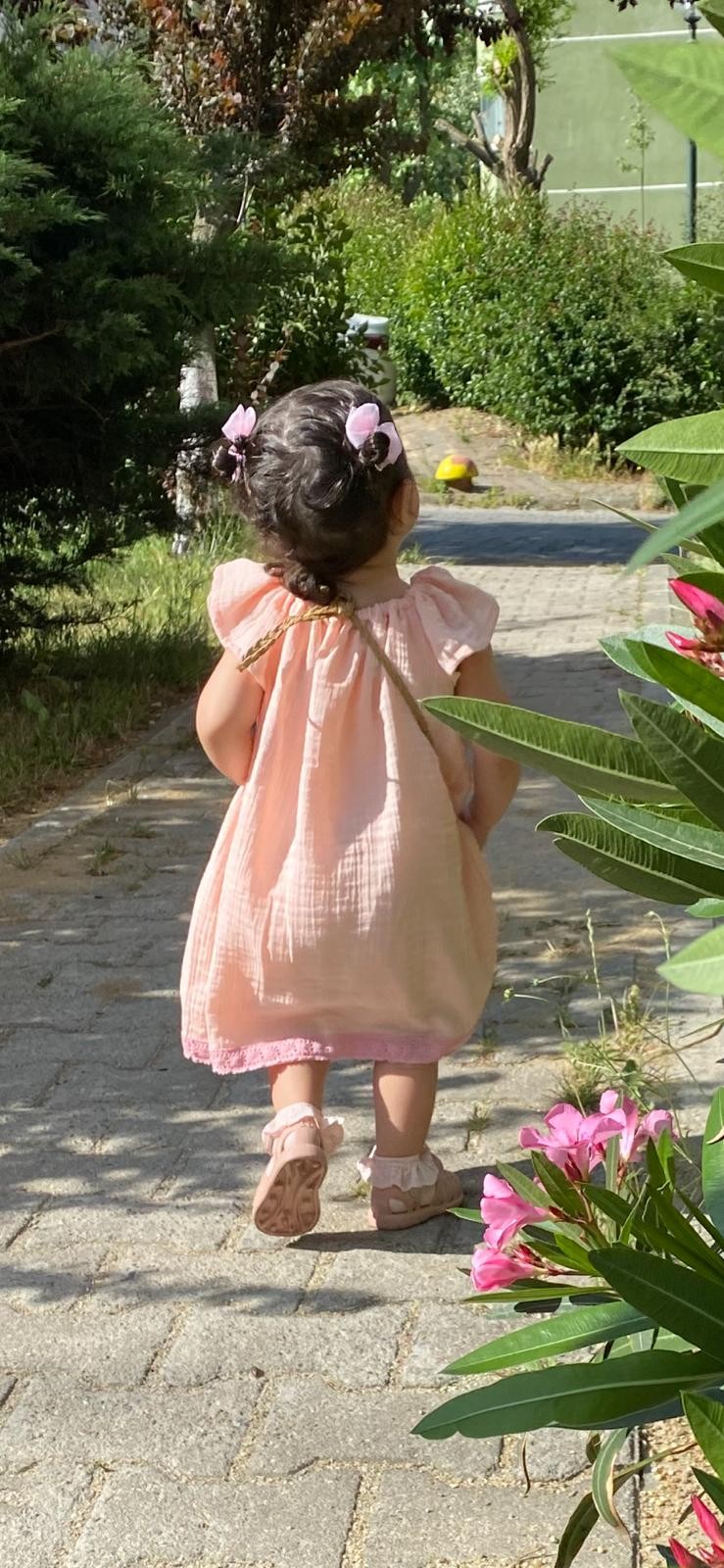 PEMBE ELBİSE