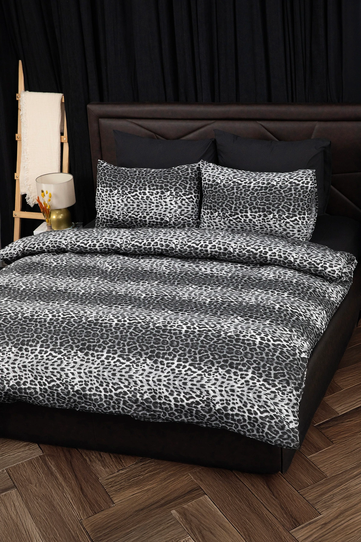 Siyah Leopar Ultrasonik Kapitoneli Çift Kişilik Yatak Örtüsü