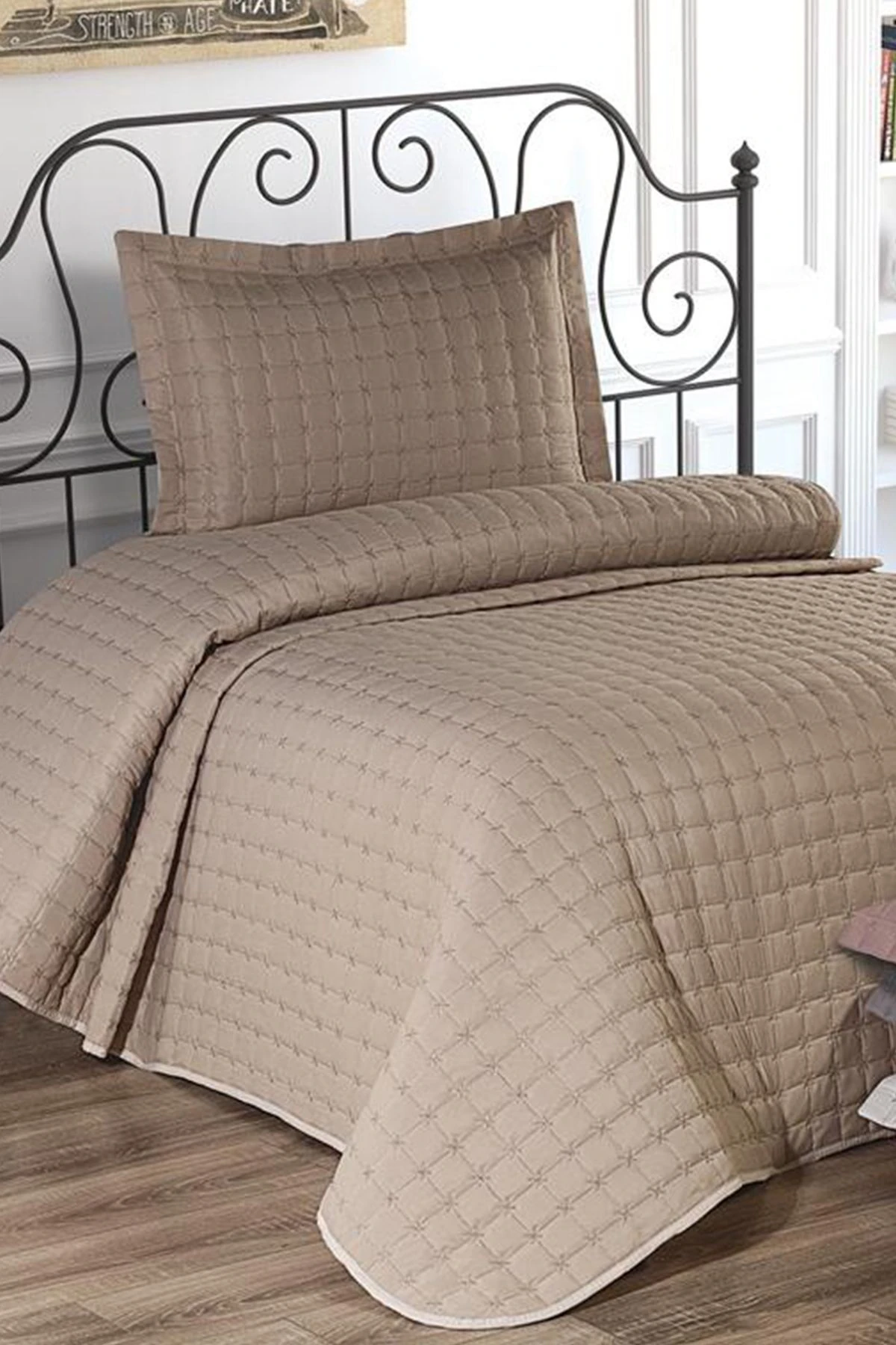 Yıldız Tek Kişilik Kapitoneli Yatak Örtüsü  - Bej