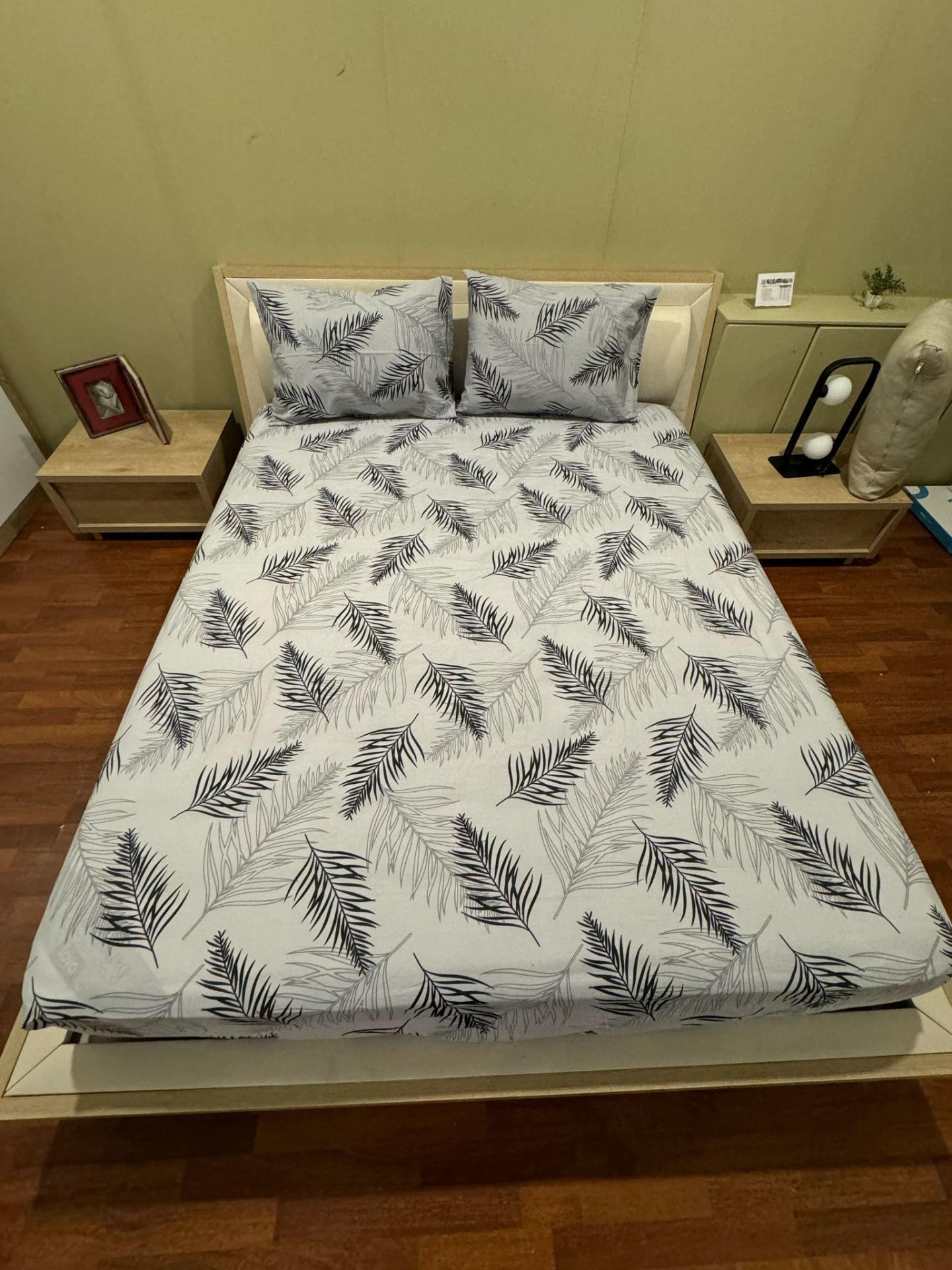 Yaprak Desenli Gri Çift Kişilik Welsoft Pufidik Uyku Seti  (Lastikli Çarşaflı)