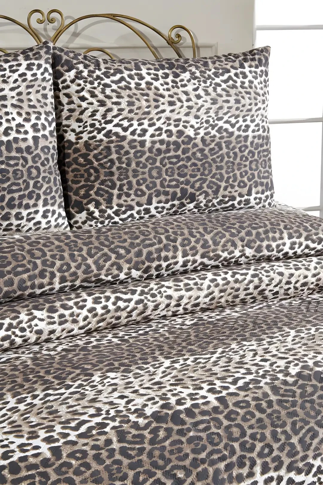 Leopar Ultrasonik Kapitoneli Çift Kişilik Yatak Örtüsü