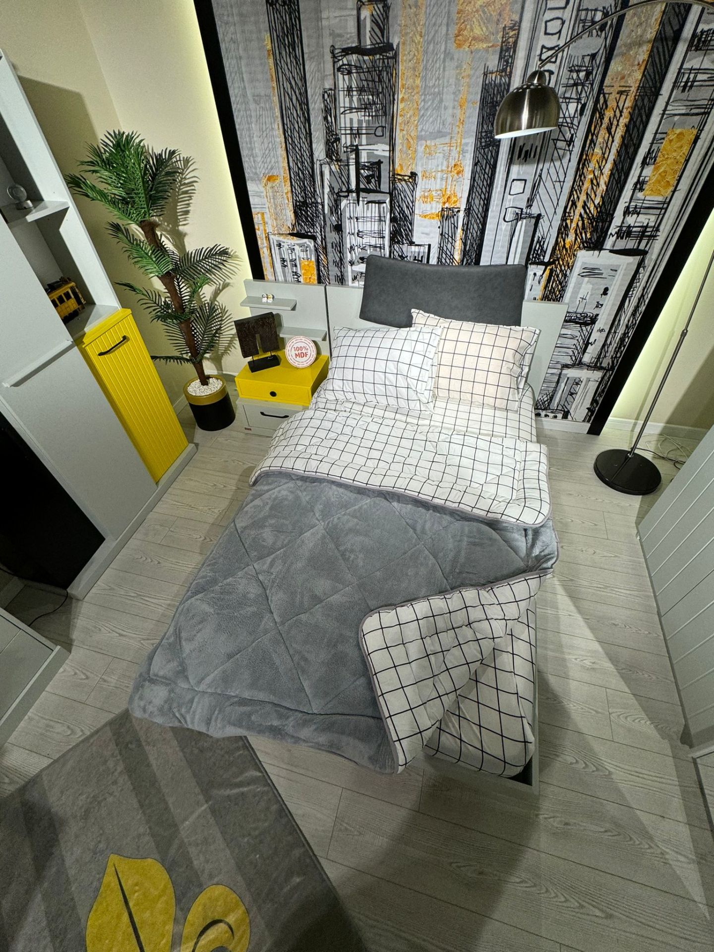 Beyaz Üzerine Siyah Çizgili Tek Kişilik Welsoft Pufidik Uyku Seti  (Lastikli Çarşaflı)