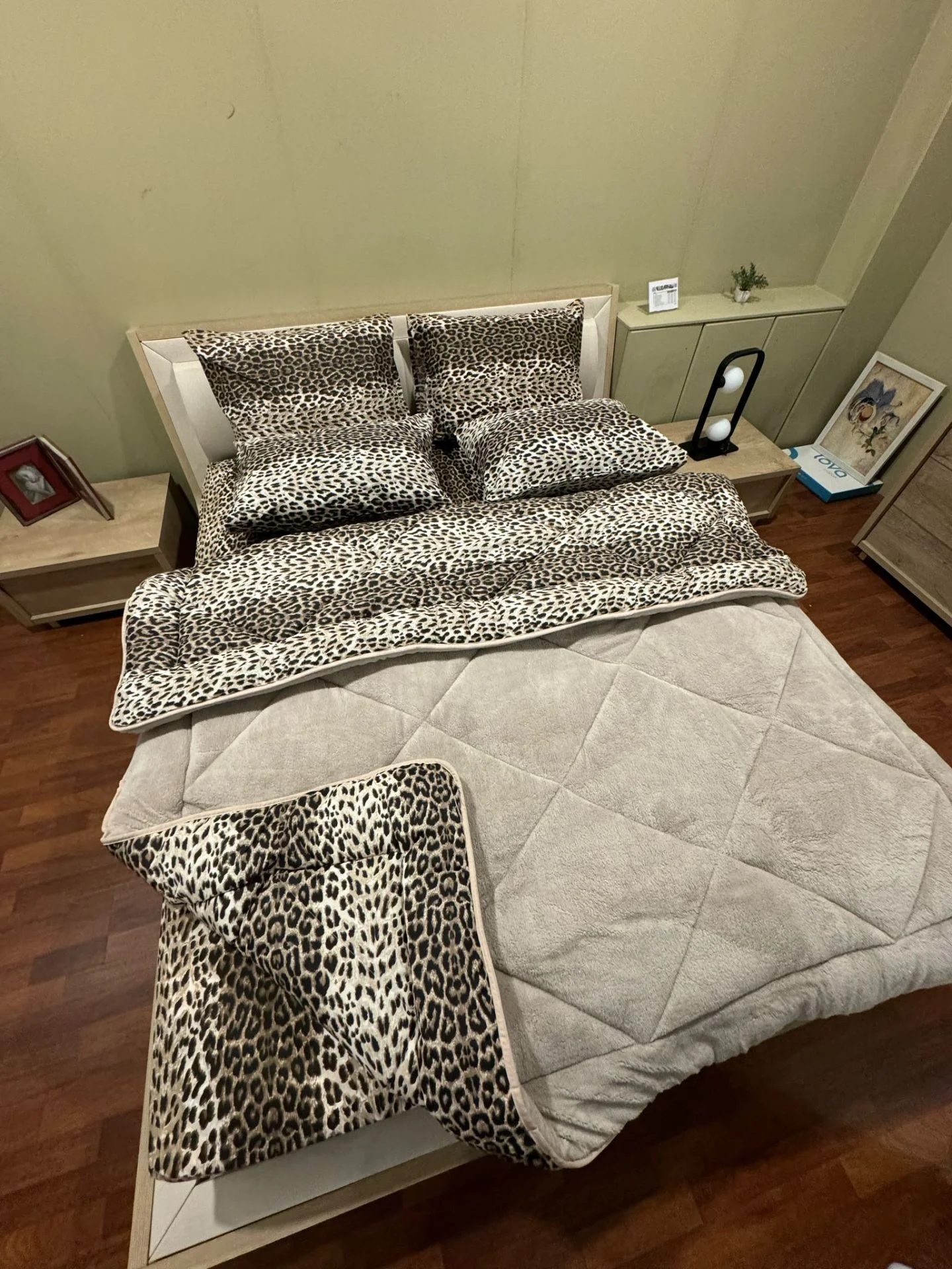 Leopar Desenli Çift Kişilik Welsoft Pufidik Uyku Seti  (Lastikli Çarşaflı)