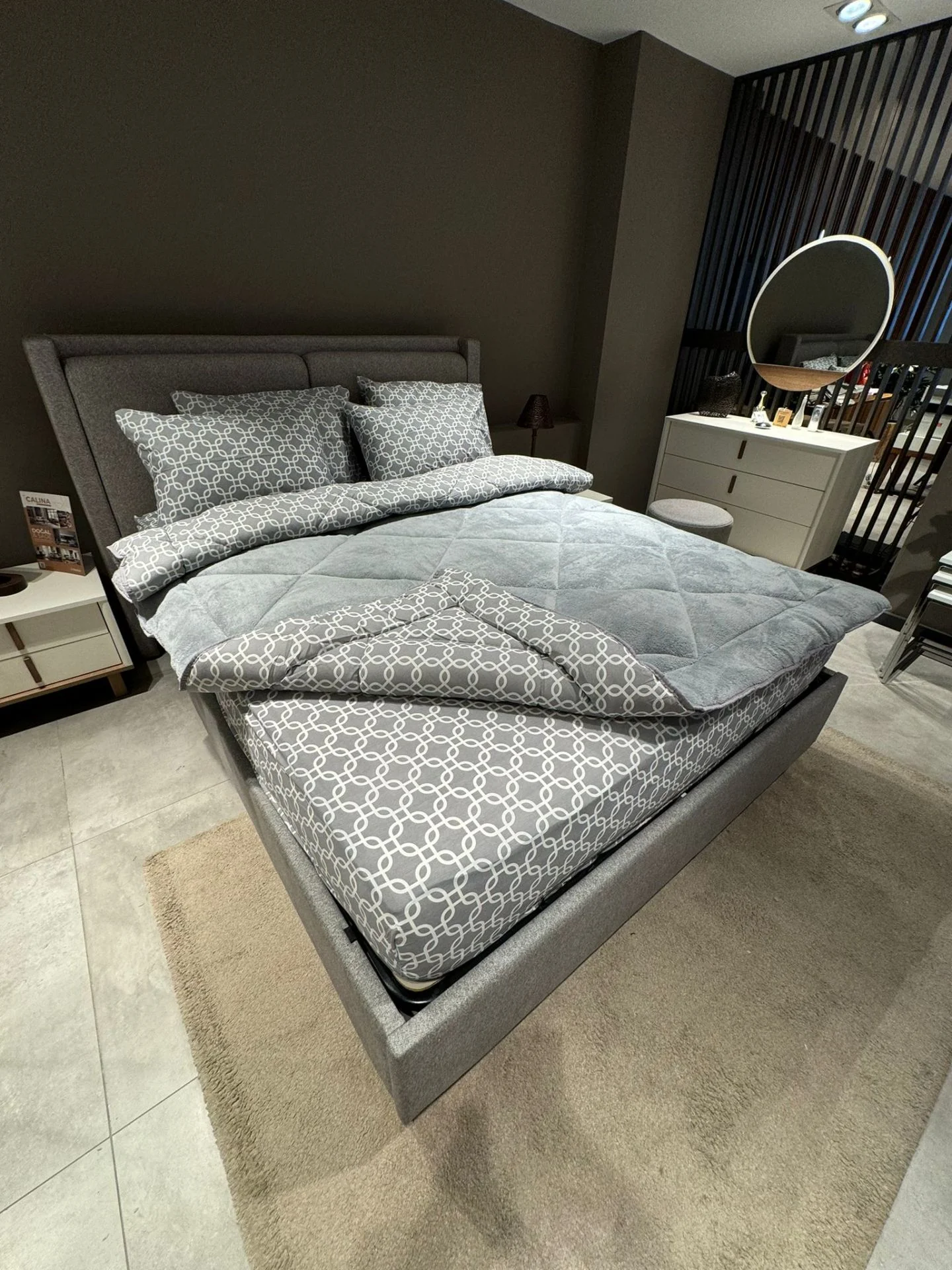 Gri Zincir Desenli Çift Kişilik Welsoft Pufidik Uyku Seti (Lastikli Çarşaflı)