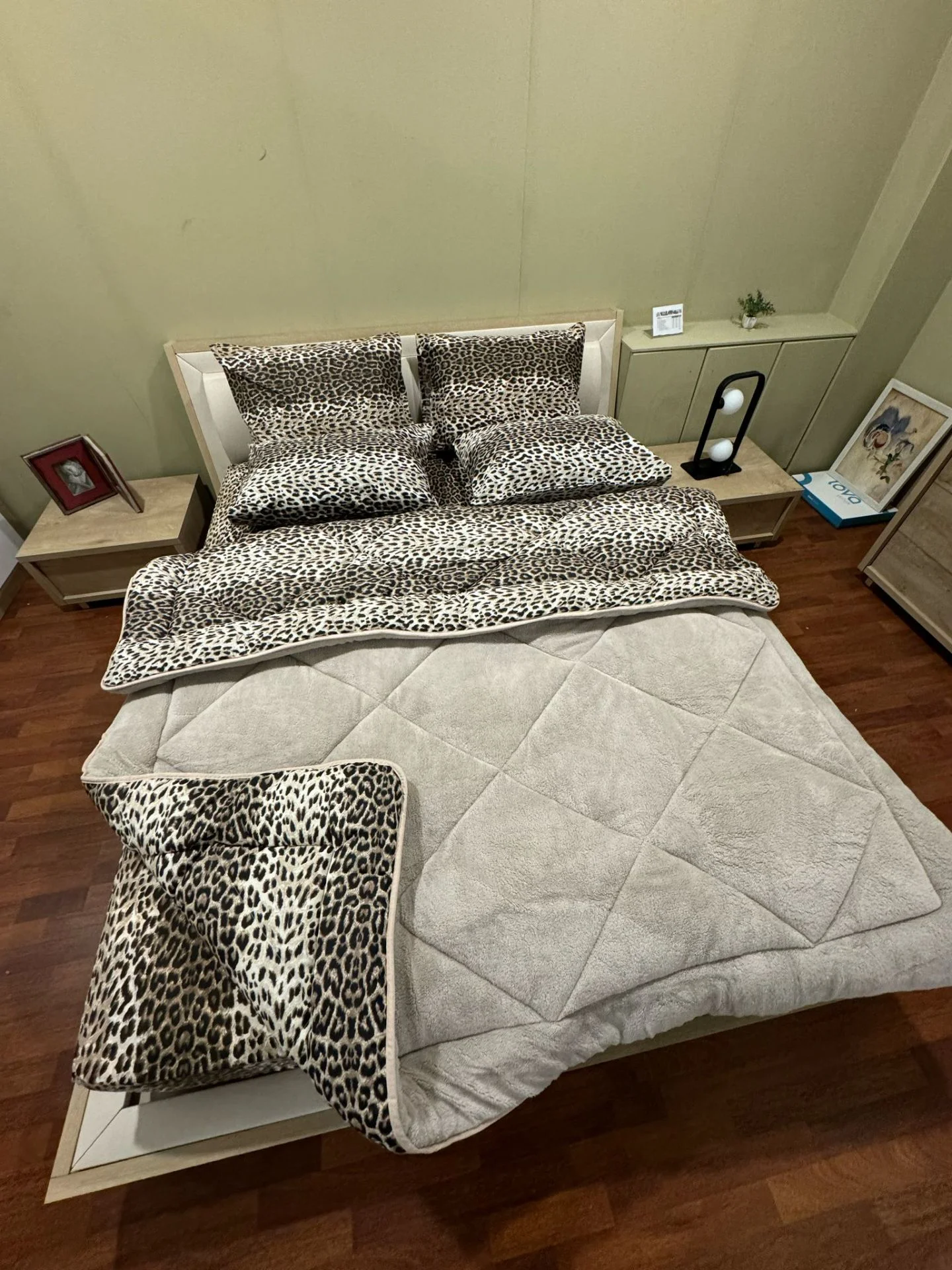 Leopar Desenli Çift Kişilik Welsoft Pufidik Uyku Seti  (Lastikli Çarşaflı)