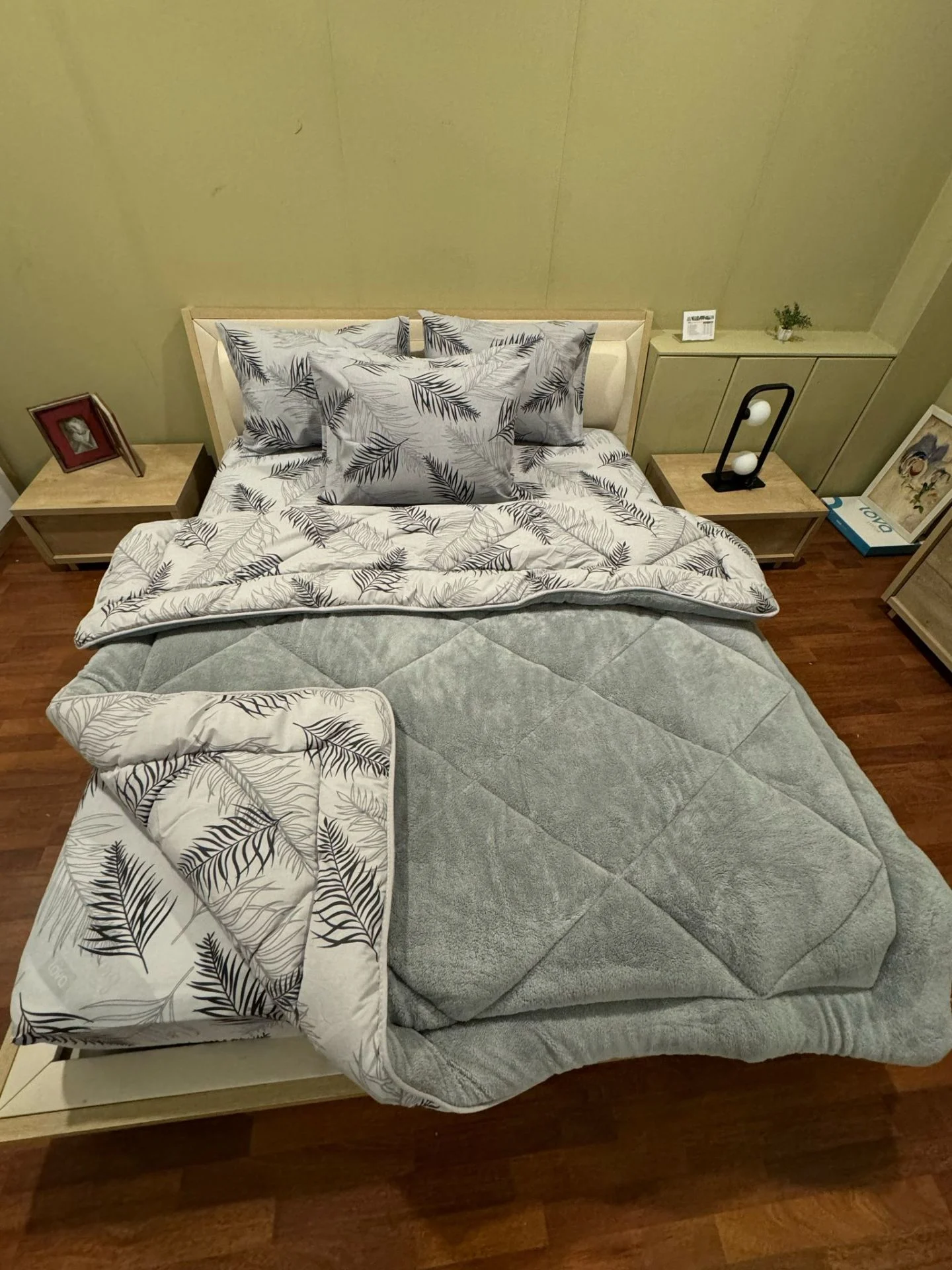 Yaprak Desenli Gri Çift Kişilik Welsoft Pufidik Uyku Seti  (Lastikli Çarşaflı)