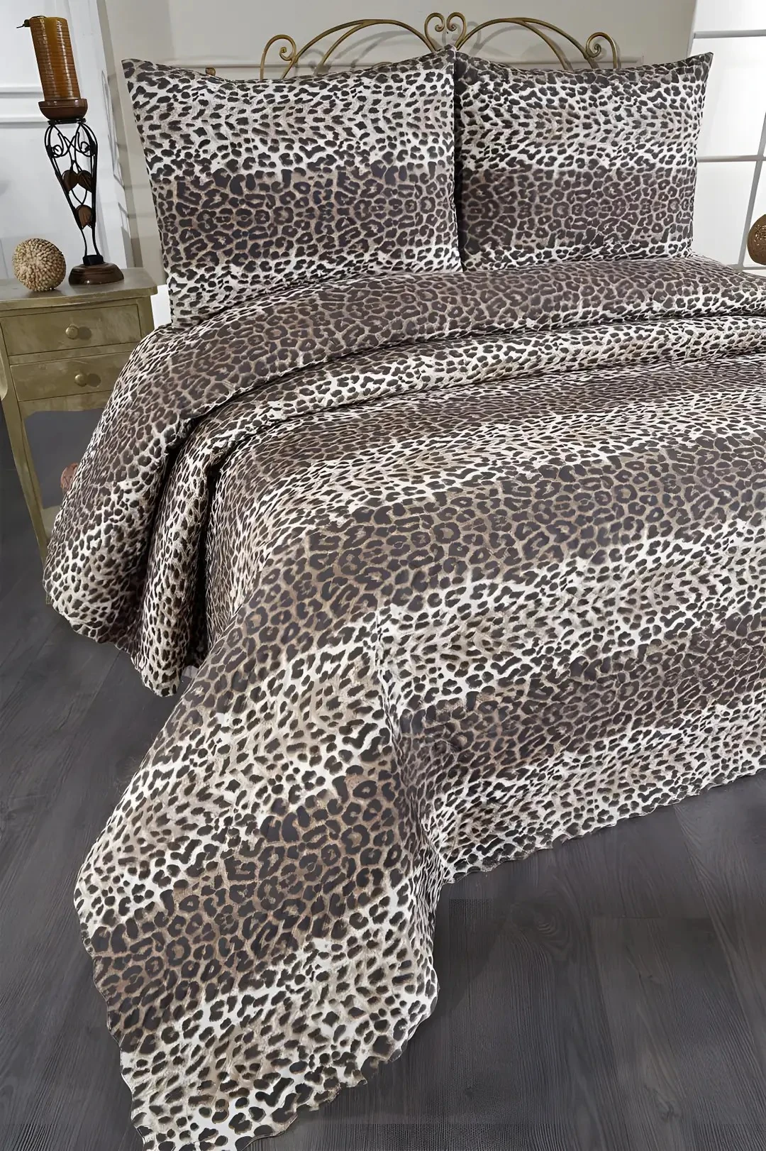 Leopar Ultrasonik Kapitoneli Çift Kişilik Yatak Örtüsü