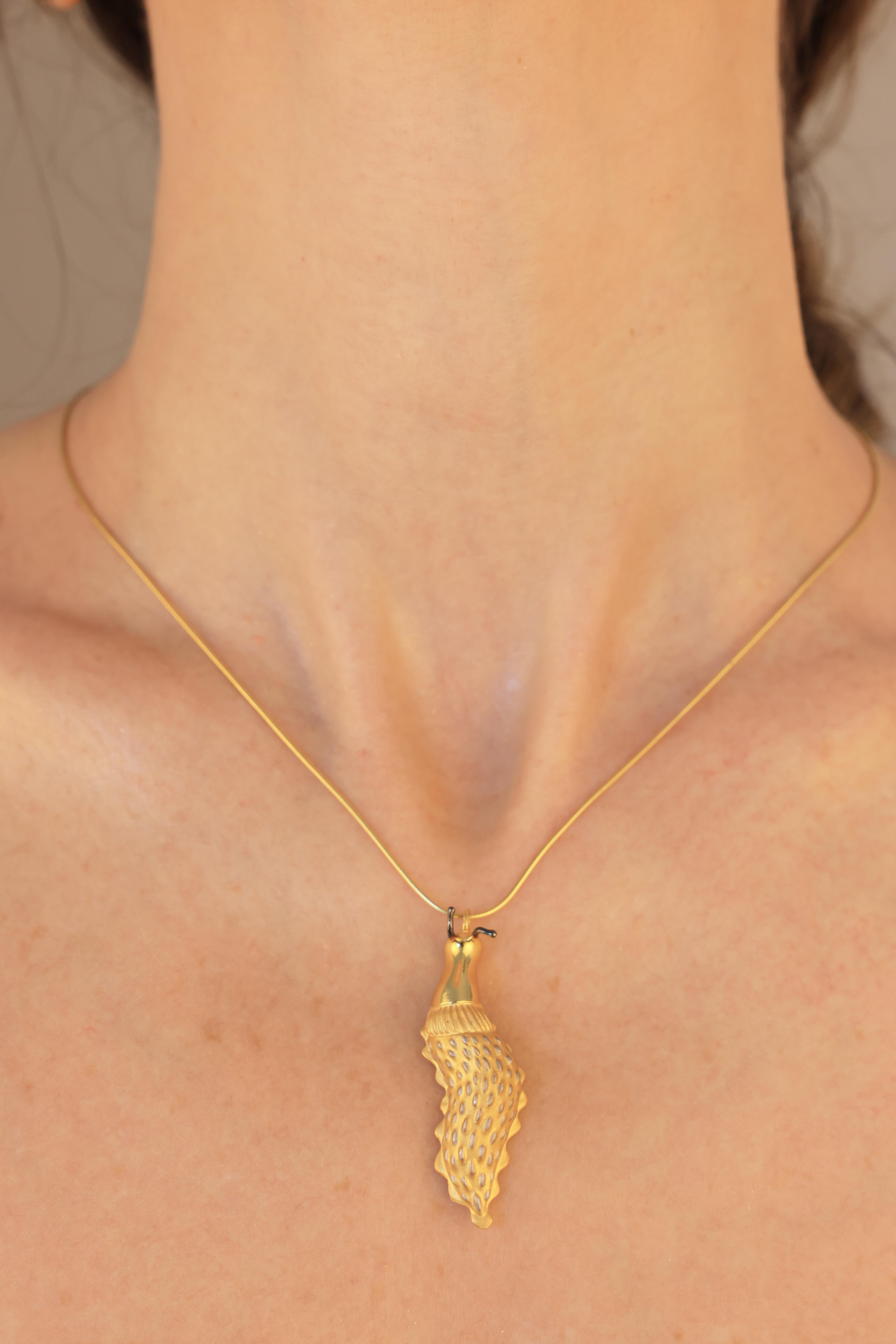 NUDE NECKLACE