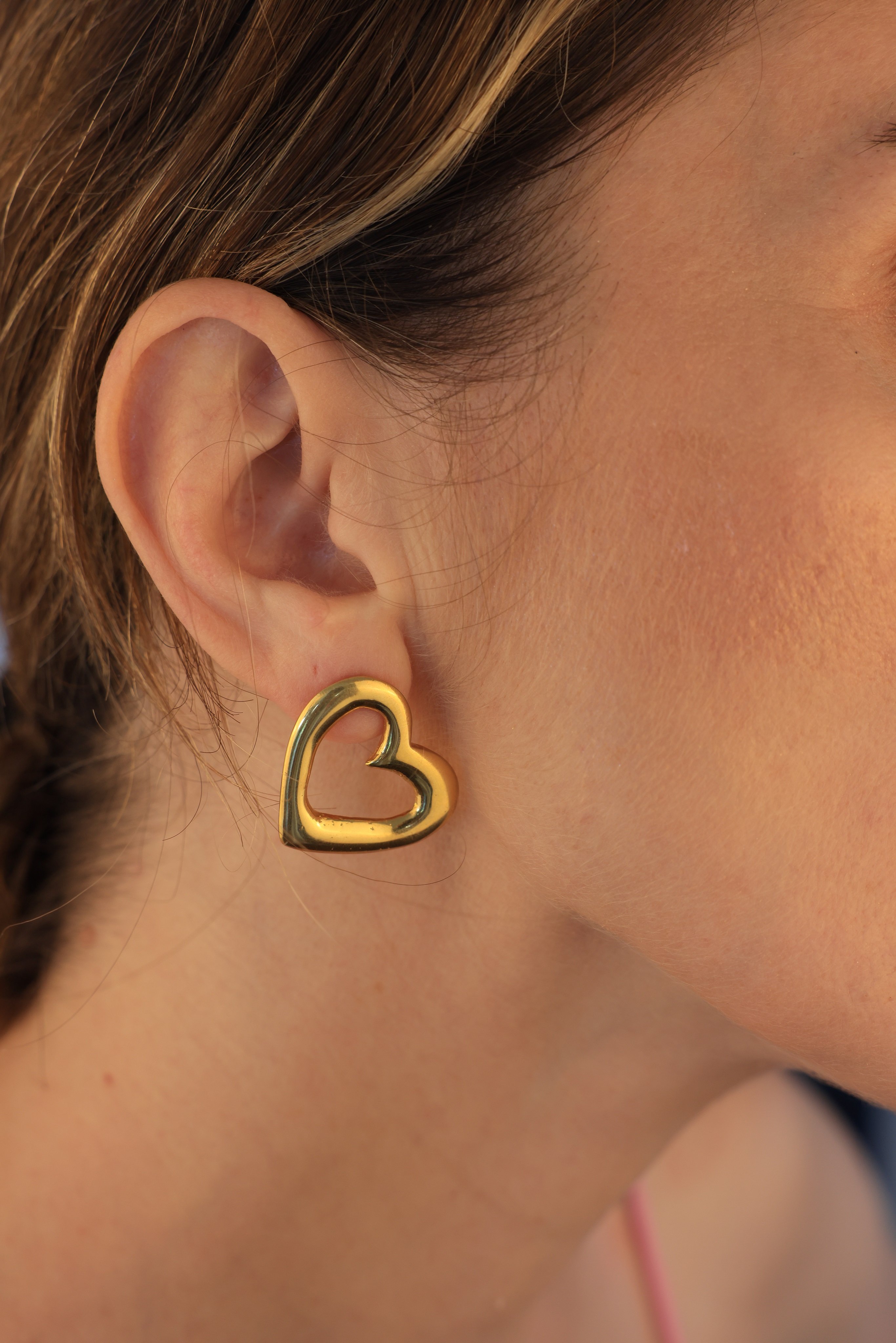 OPEN HEART EARRINGS 