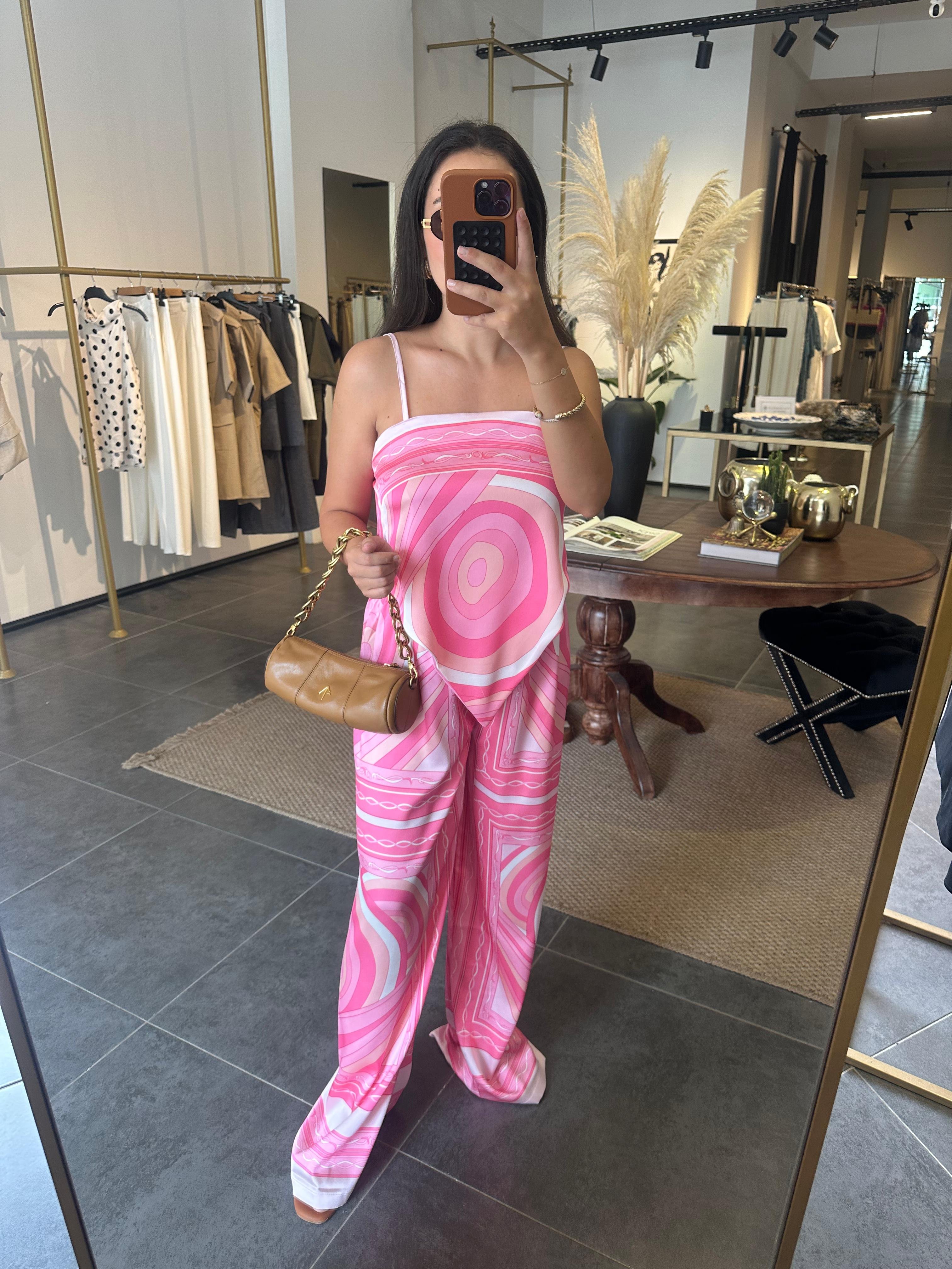 2925 Pembe Takım