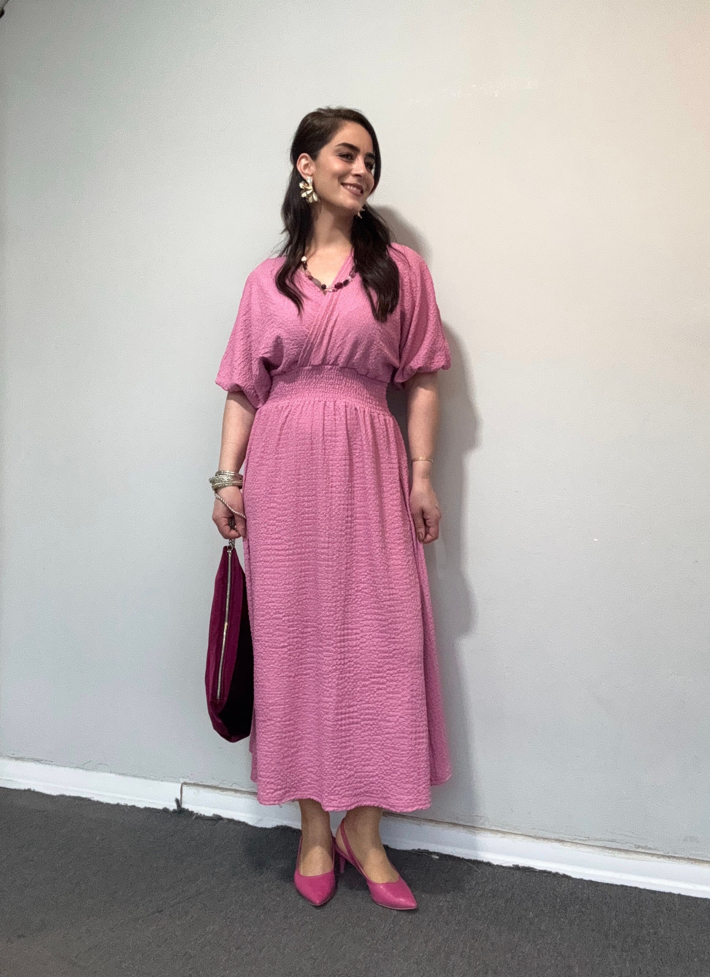 KRUVAZE YAKA BELİ LASTİKLİ PEMBE ELBİSE