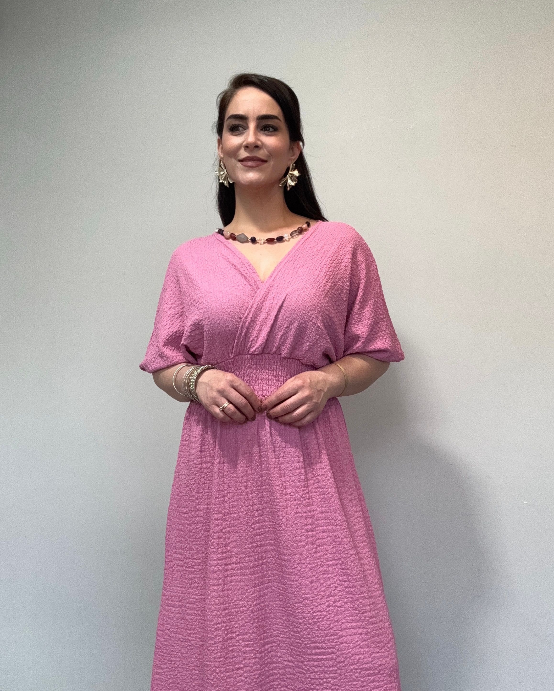 KRUVAZE YAKA BELİ LASTİKLİ PEMBE ELBİSE