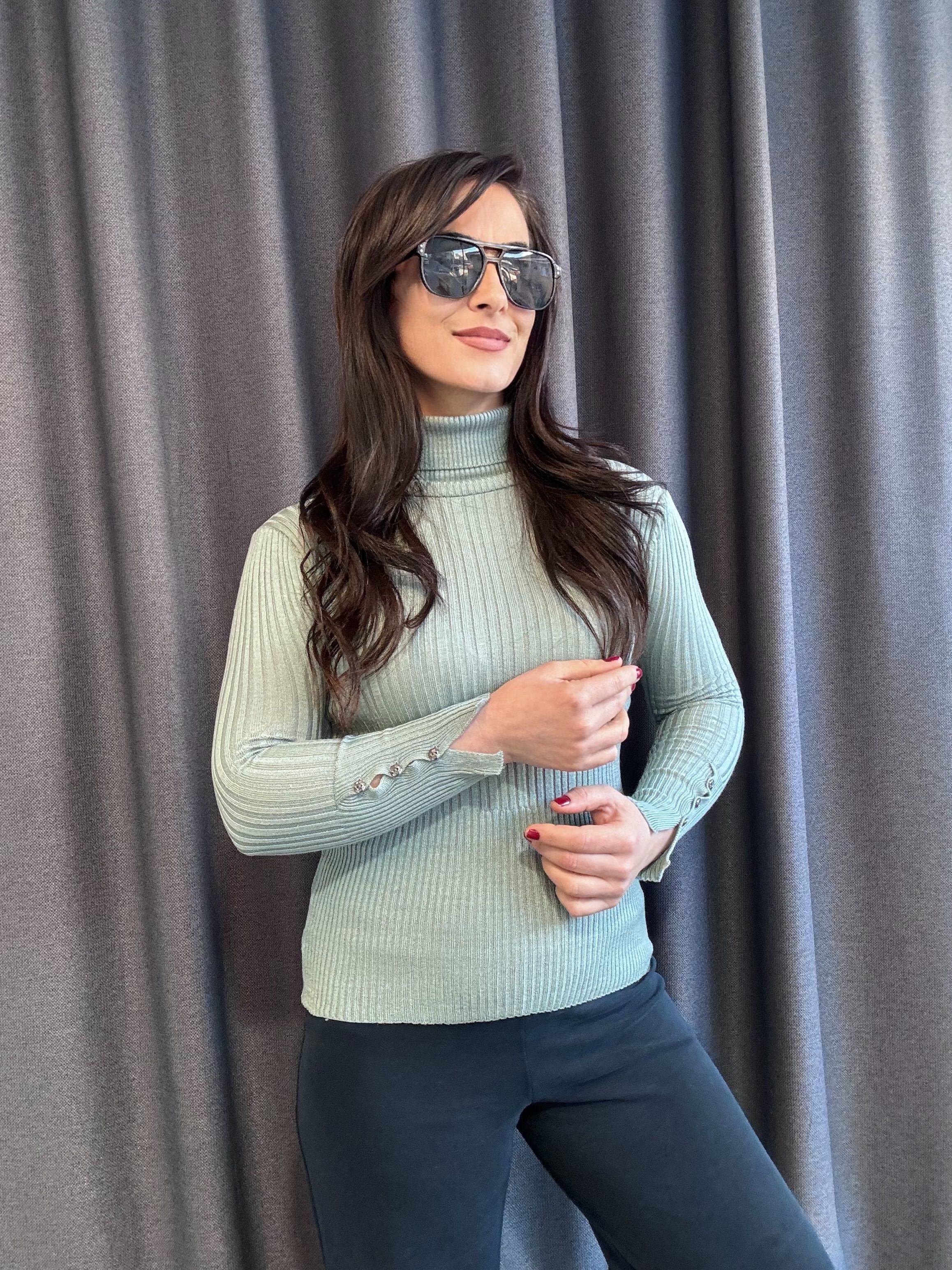 NİL YEŞİLİ KOLLARI DÜĞMELİ BALIKÇI YAKA BLUZ