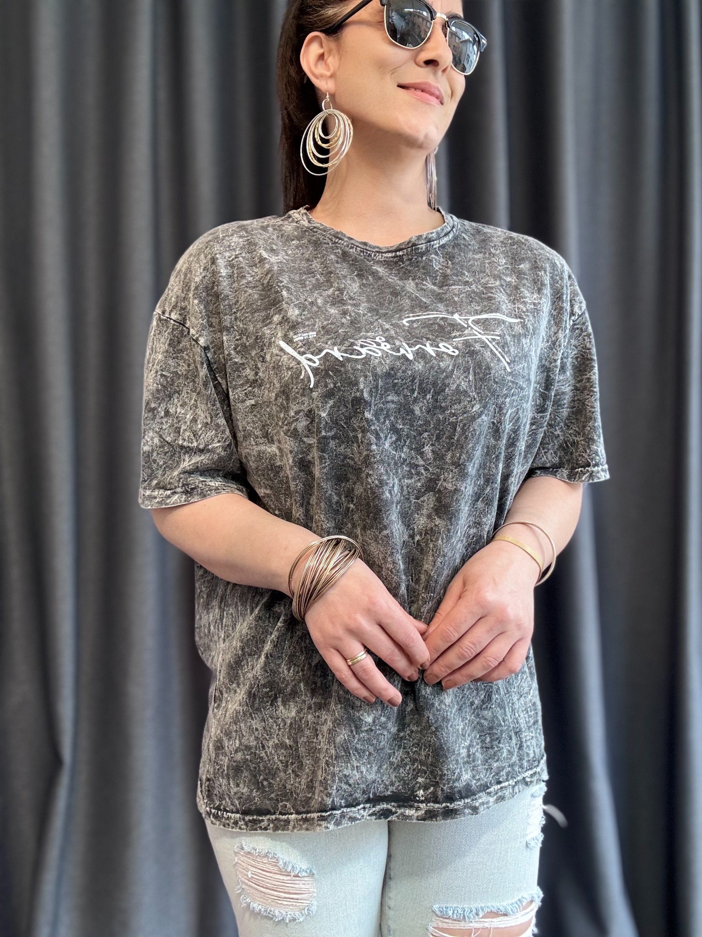 YIKAMALI YAZILI GRİ BERSHKA TSHİRT