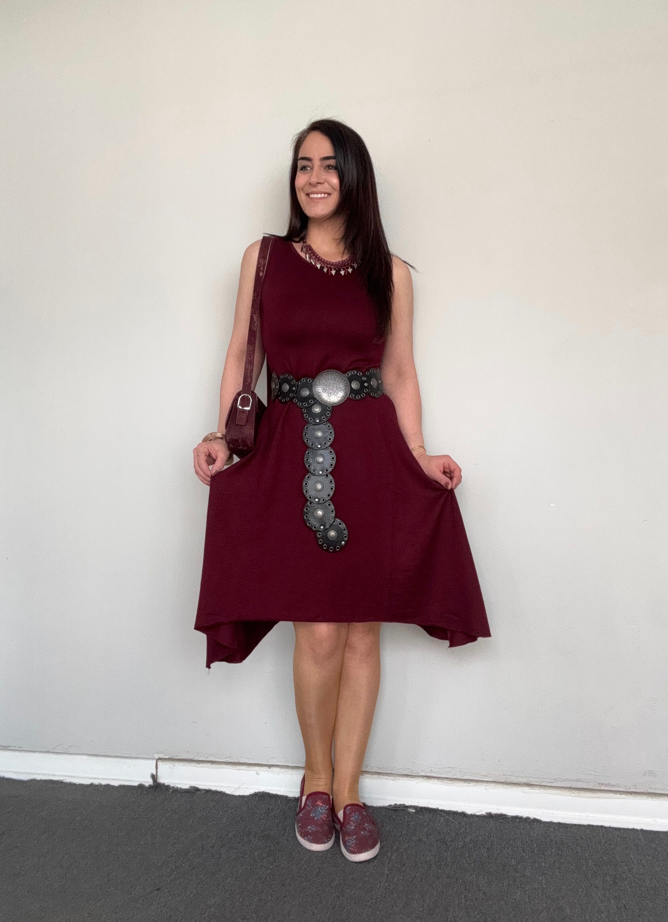 ASİMETRİK KESİM LİKLARI BORDO ELBİSE