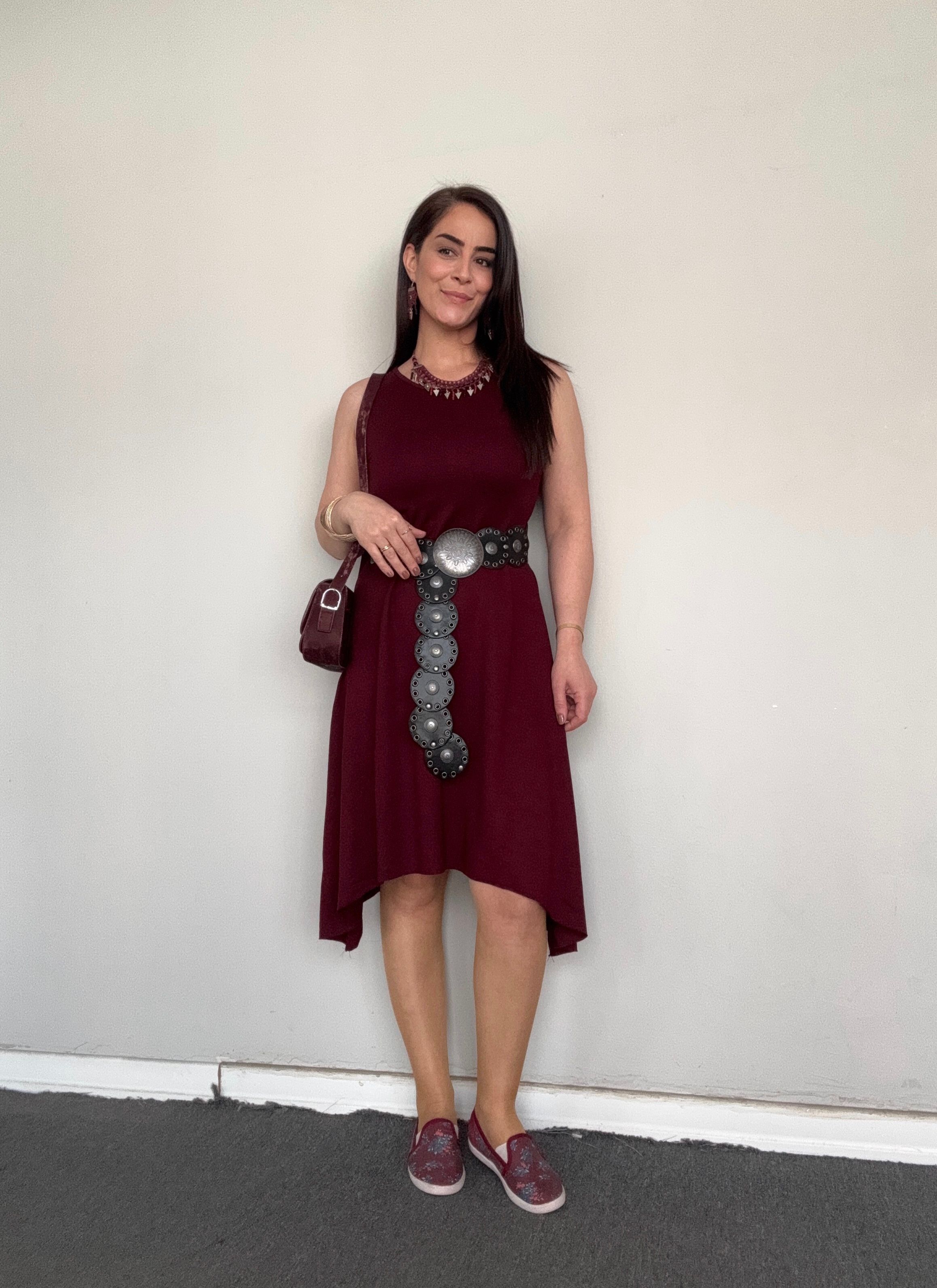ASİMETRİK KESİM LİKLARI BORDO ELBİSE