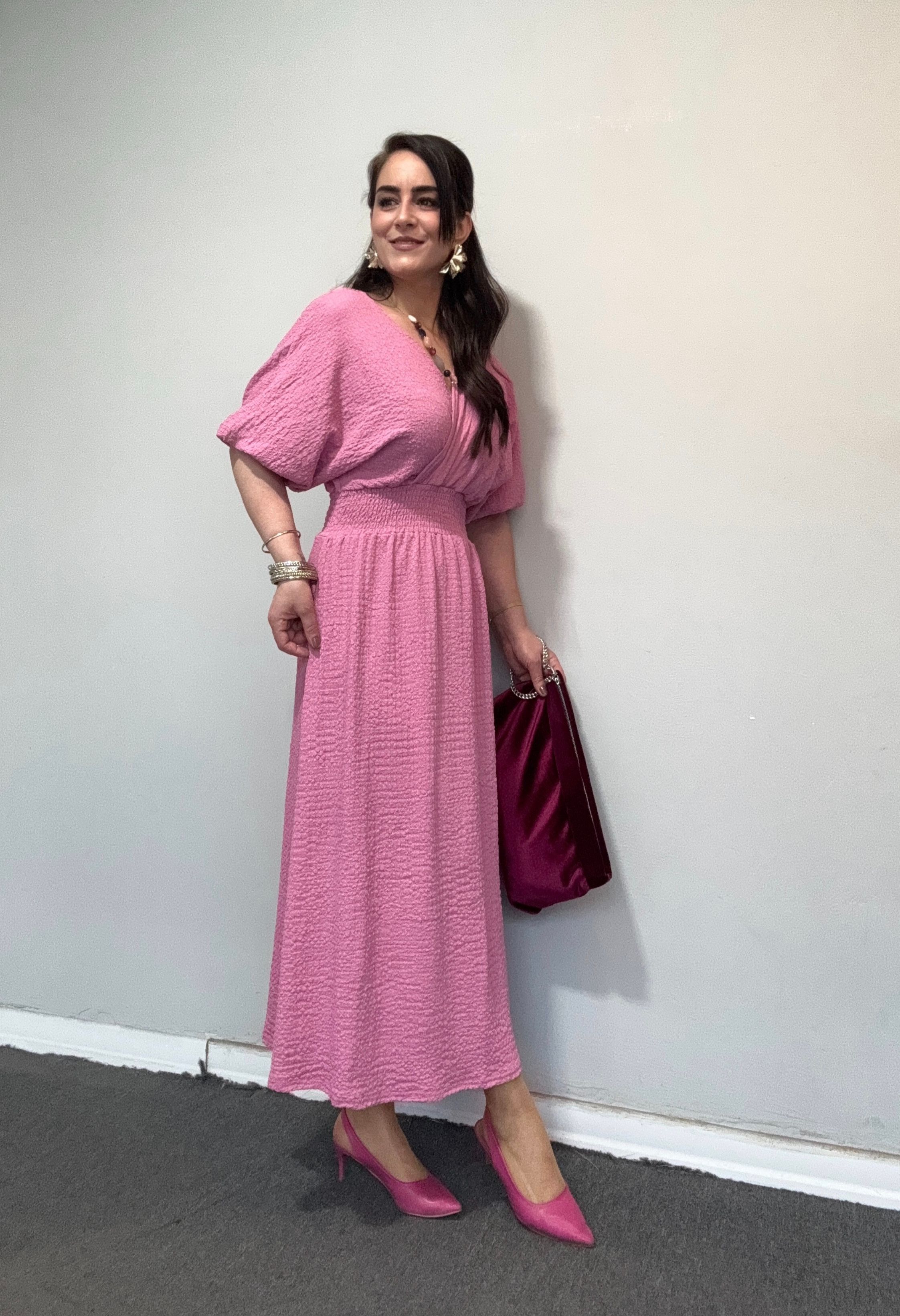 KRUVAZE YAKA BELİ LASTİKLİ PEMBE ELBİSE