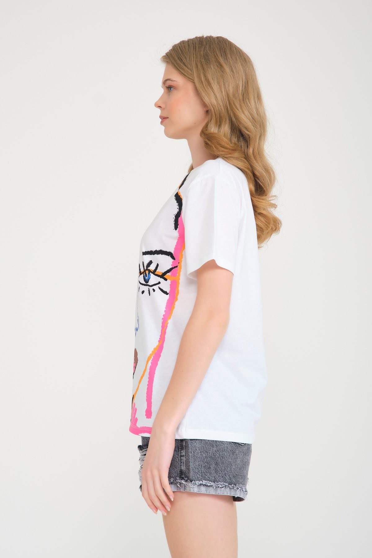 Beyaz Pamuklu Baskılı Tshirt