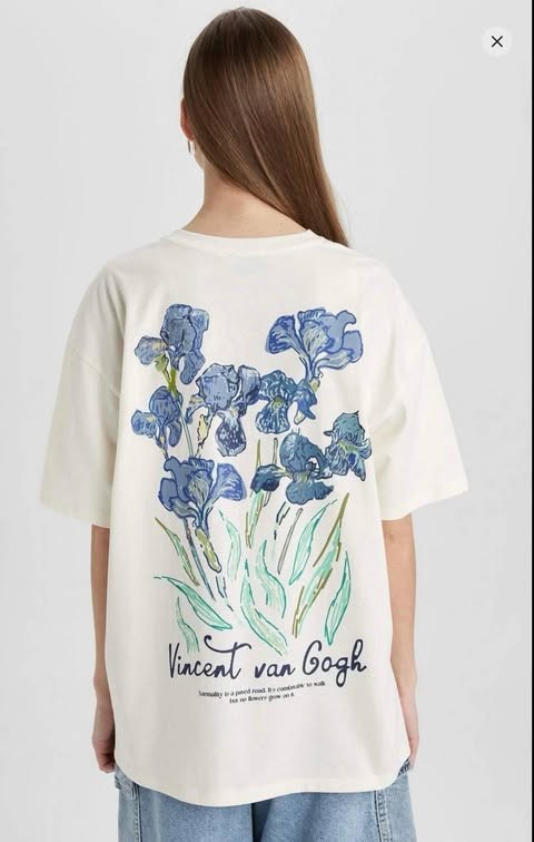 çiçekli tshirt