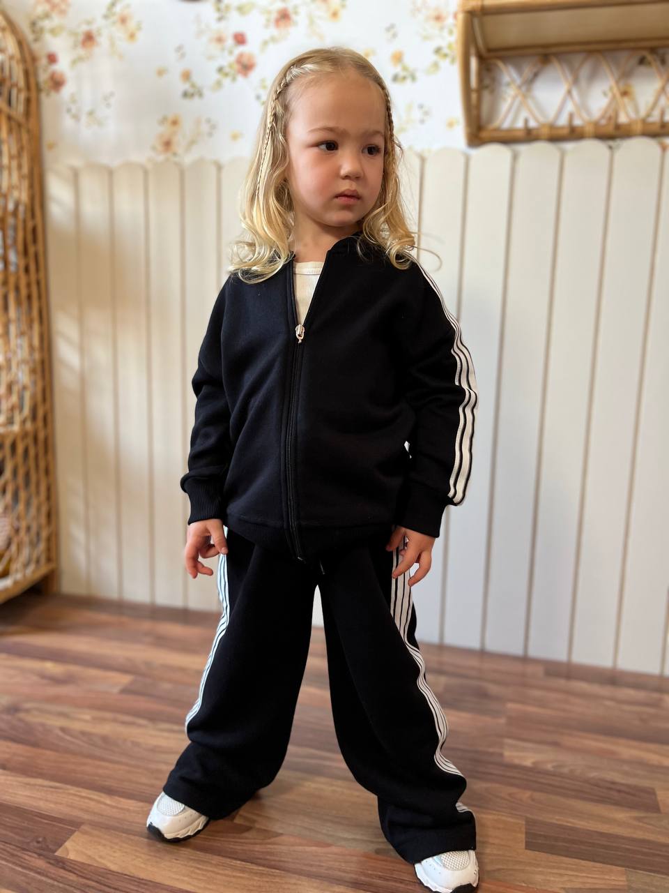 SİYAH ÇİZGİLİ TAKIM