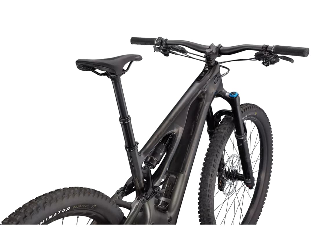 Specialized Levo Expert Carbon E-Bike- Aktif Pedal Bisiklet'te