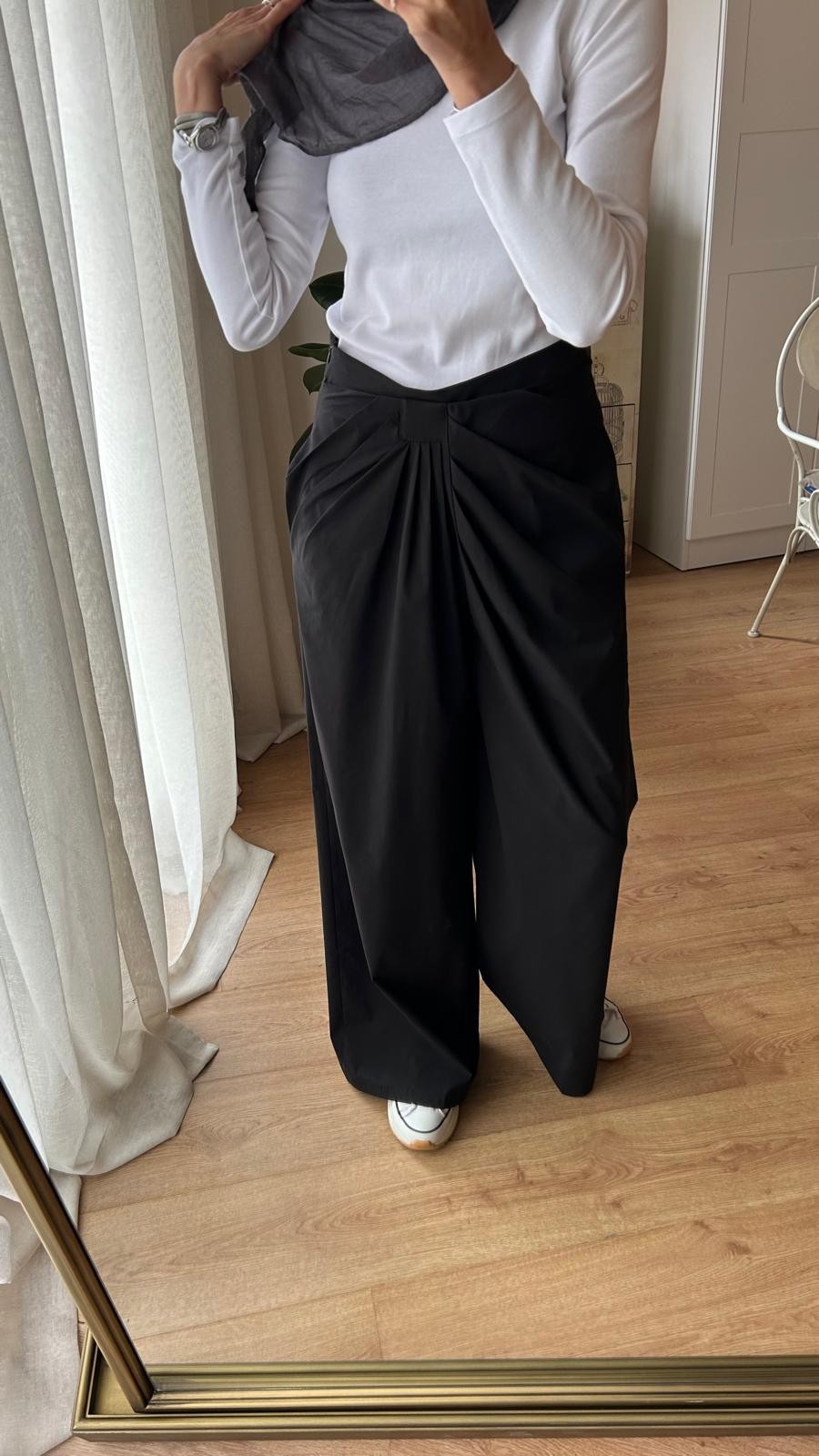 ÖNÜ DRAPELİ BOL PAÇA PANTOLON