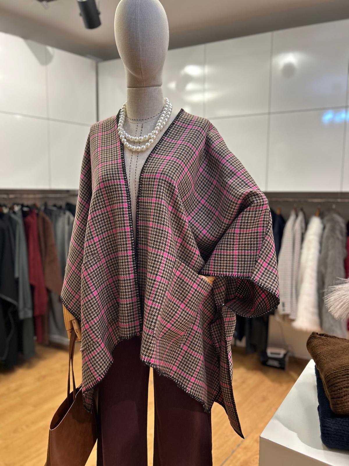 ORJ MARKA CEPLİ YÜN PANÇO