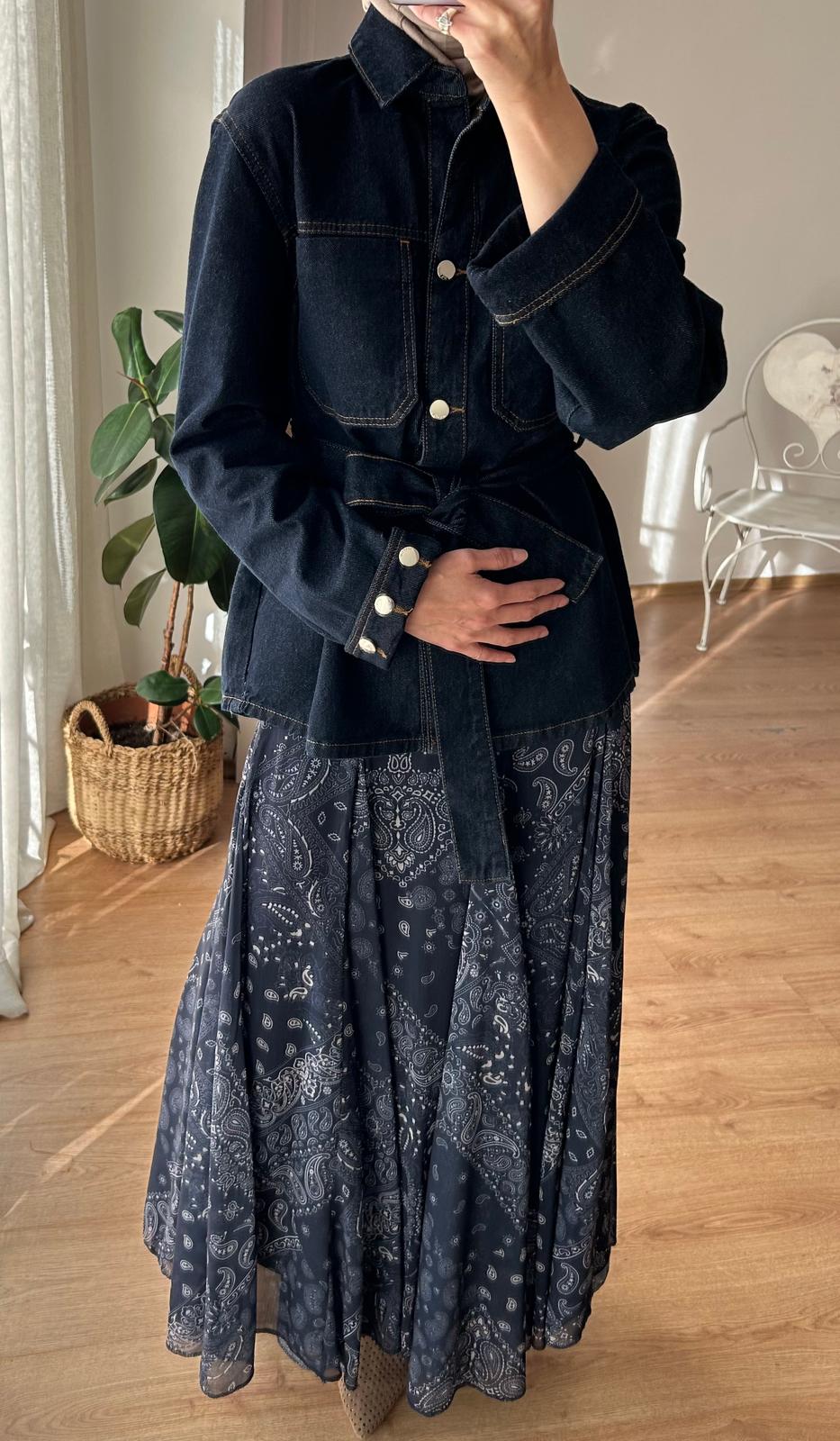 KOLLARI DÜĞME DETAY DENİM GÖMLEK