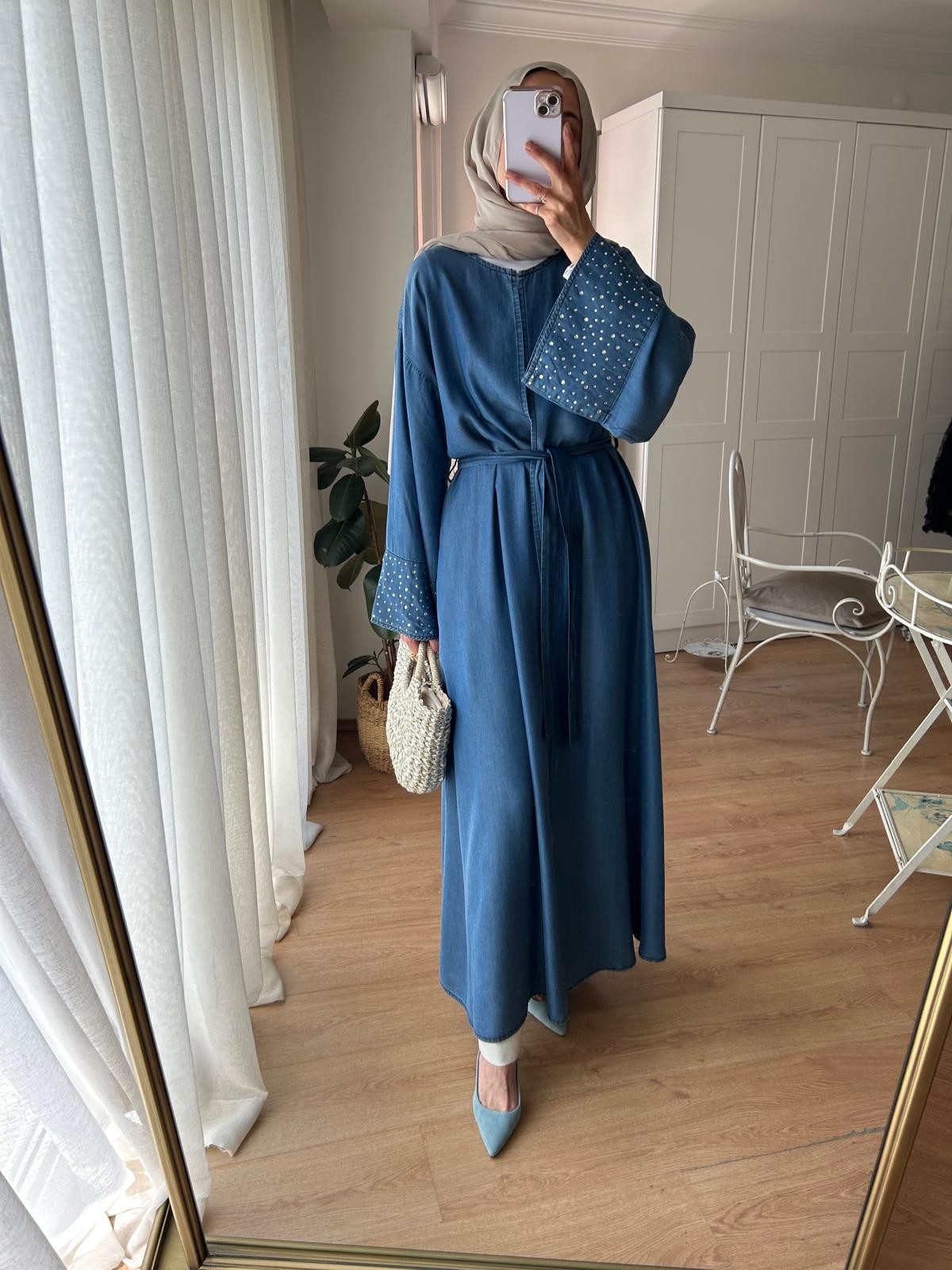 KOLLARI TAŞLI LİYOSEL ABAYA