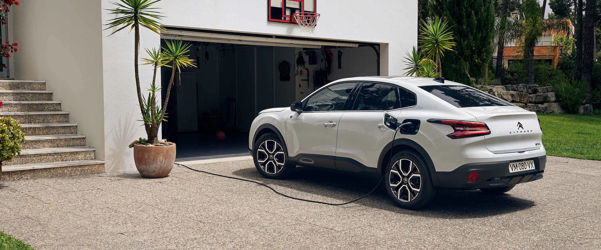 Citroen e-C4 X
