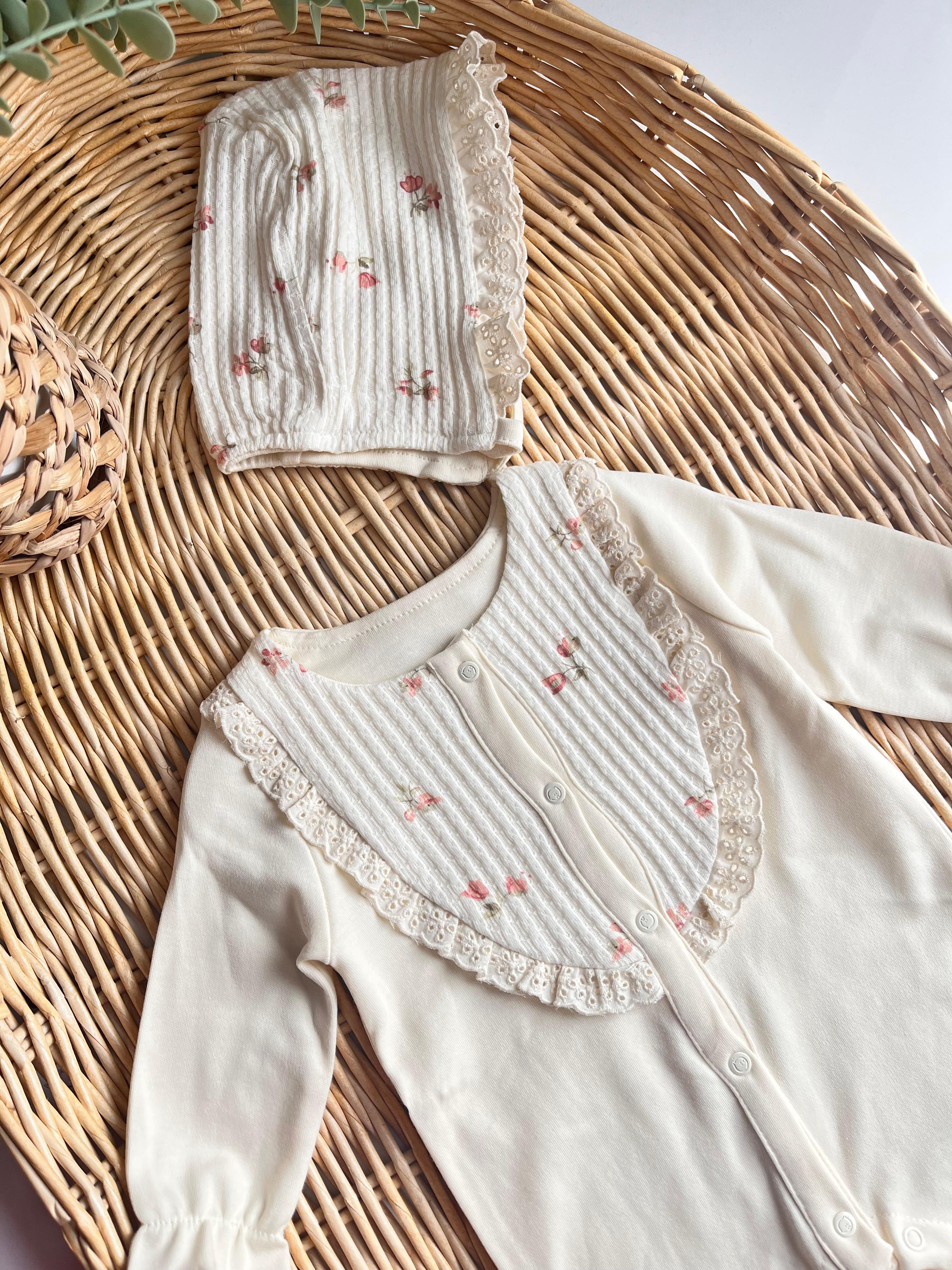 Çıtır Çiçek Fisto Kenar Yaka Şapkalı Tulum Krem