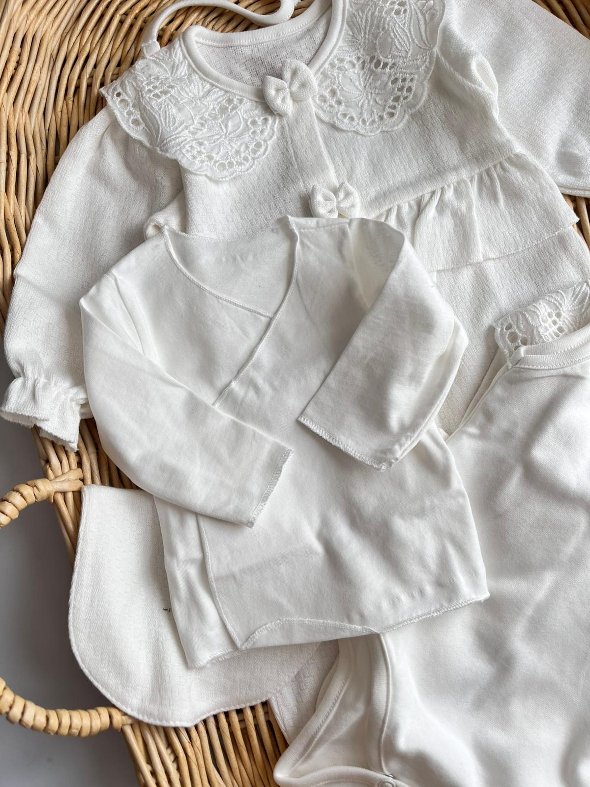 %100 Pamuk Fisto Yaka Fırfır Detaylı 10 Parça Yenidoğan Set