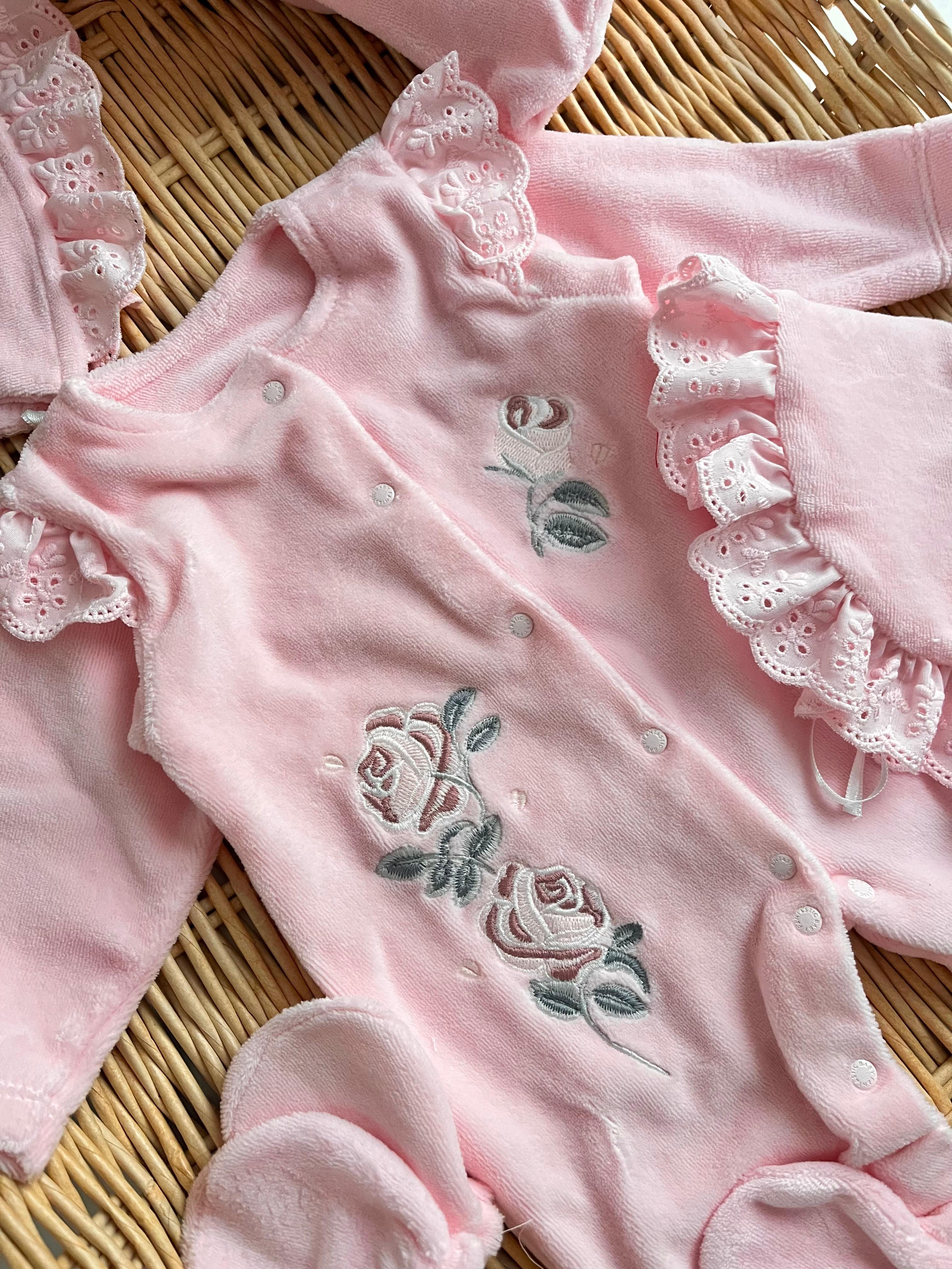 Rose Kadife 5 Parça Gül Nakış Battaniye Tulum Önlük Şapka Eldiven Seti Kutulu